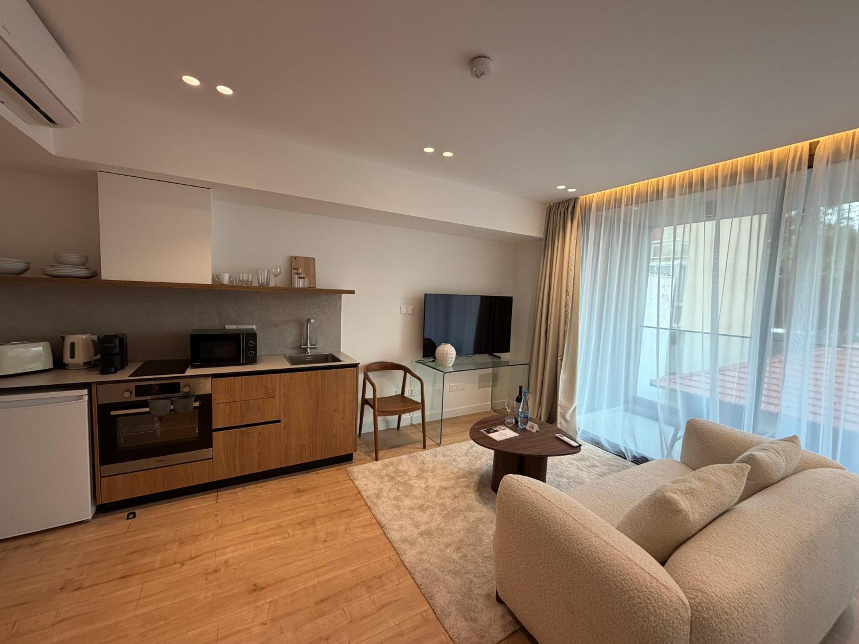 One-Bedroom Apartment