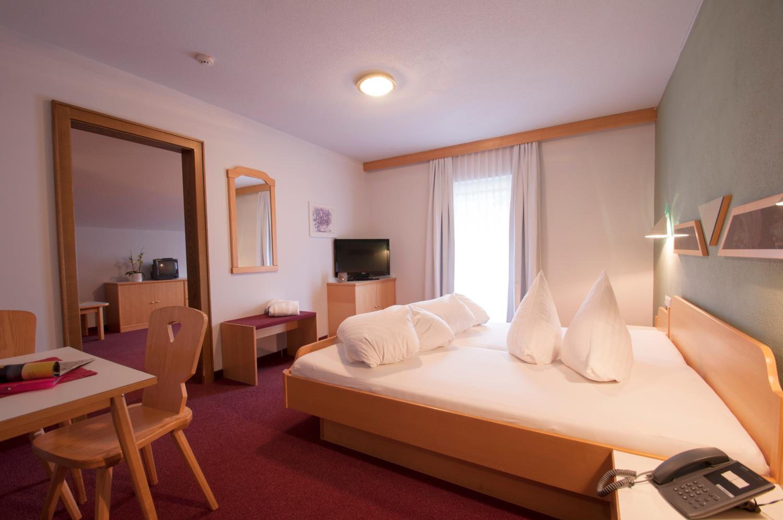 Family Suite (2 Adults + 2 Children) photo 3