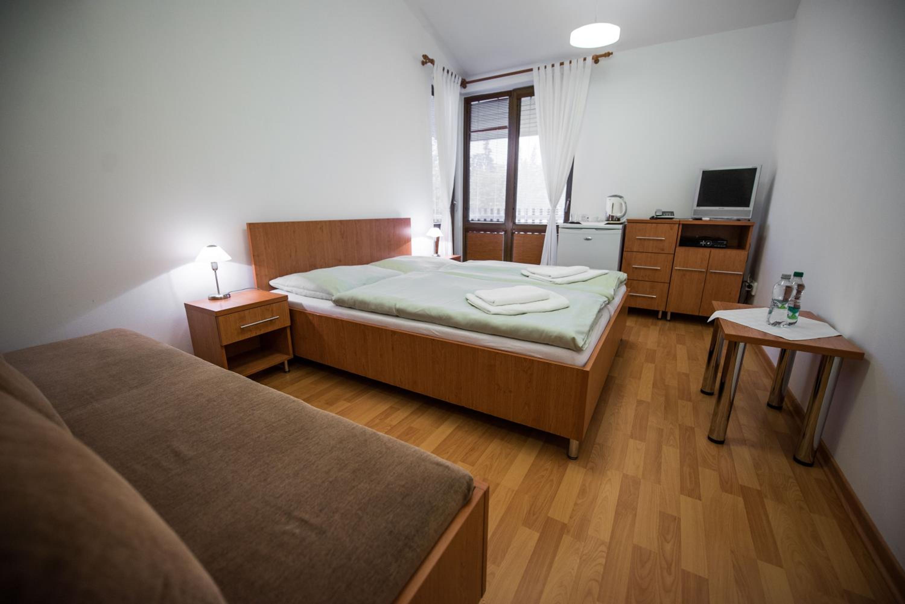 Double Room - Photo 5