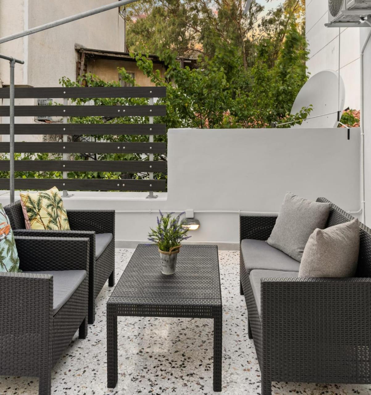 One-bedroom Apartment with Terrace- Lia