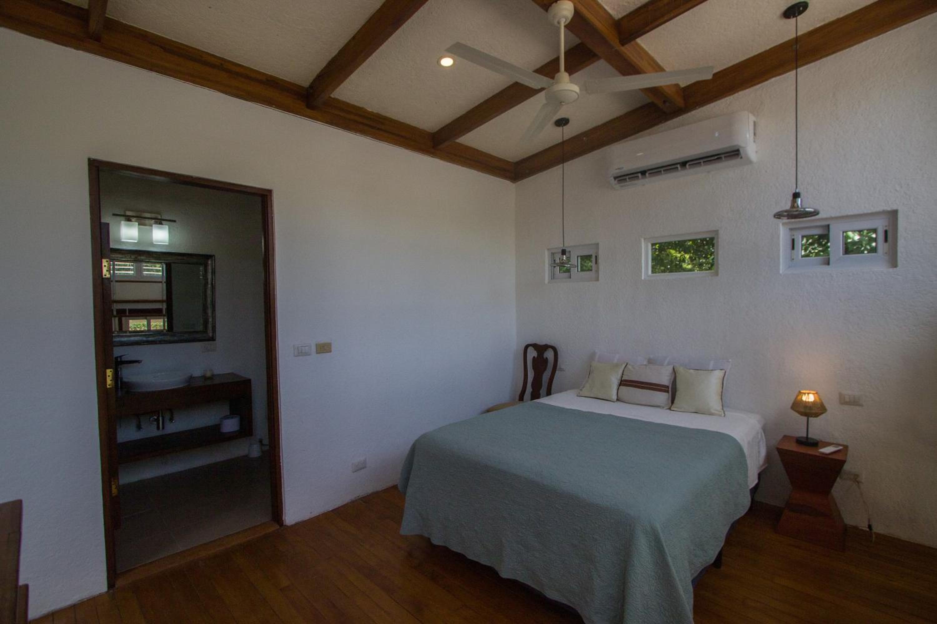 One-Bedroom House photo 2