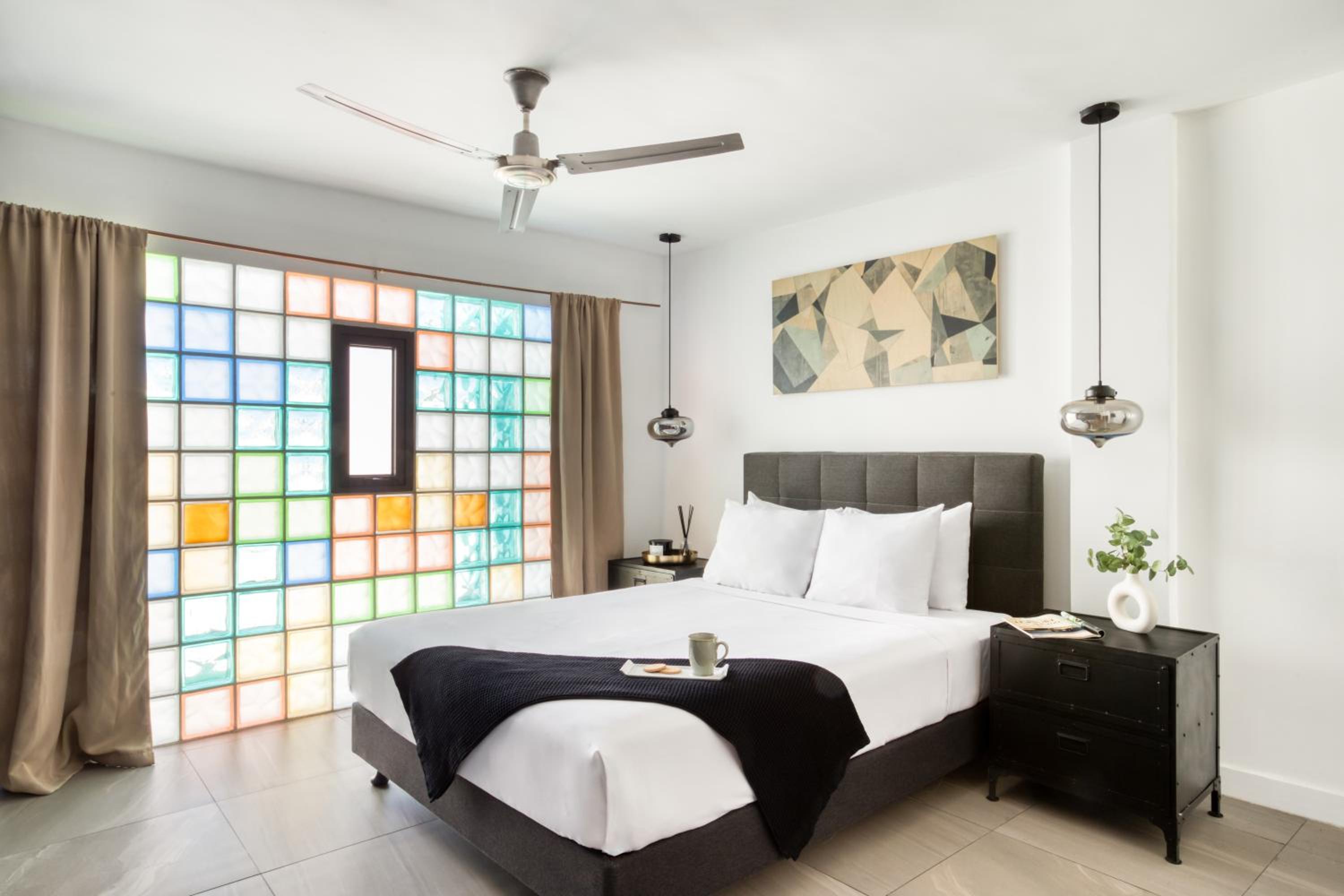 2 Queen Beds, 2 Bedroom Apartment photo 1