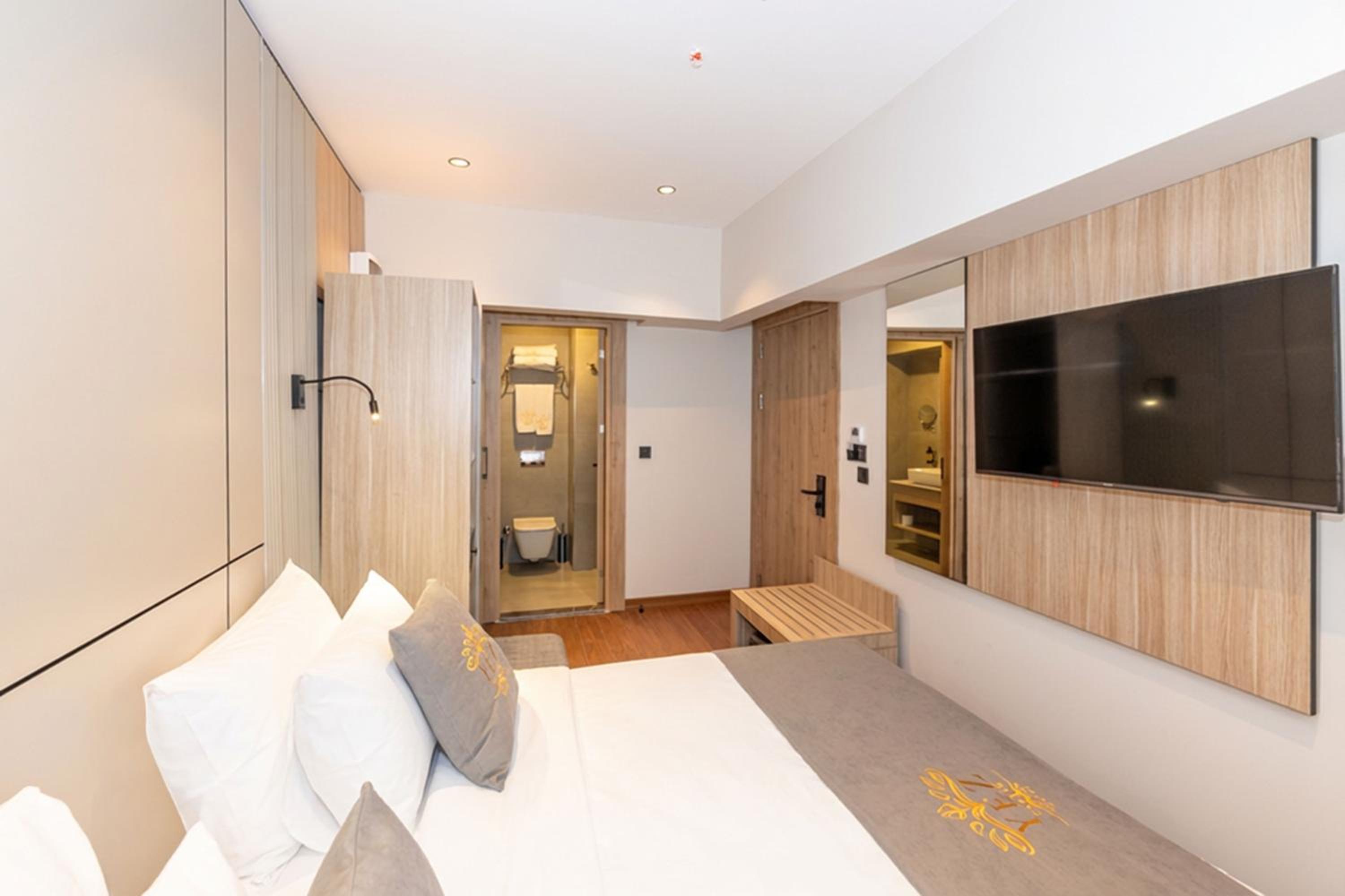 Standard Double Room photo 3