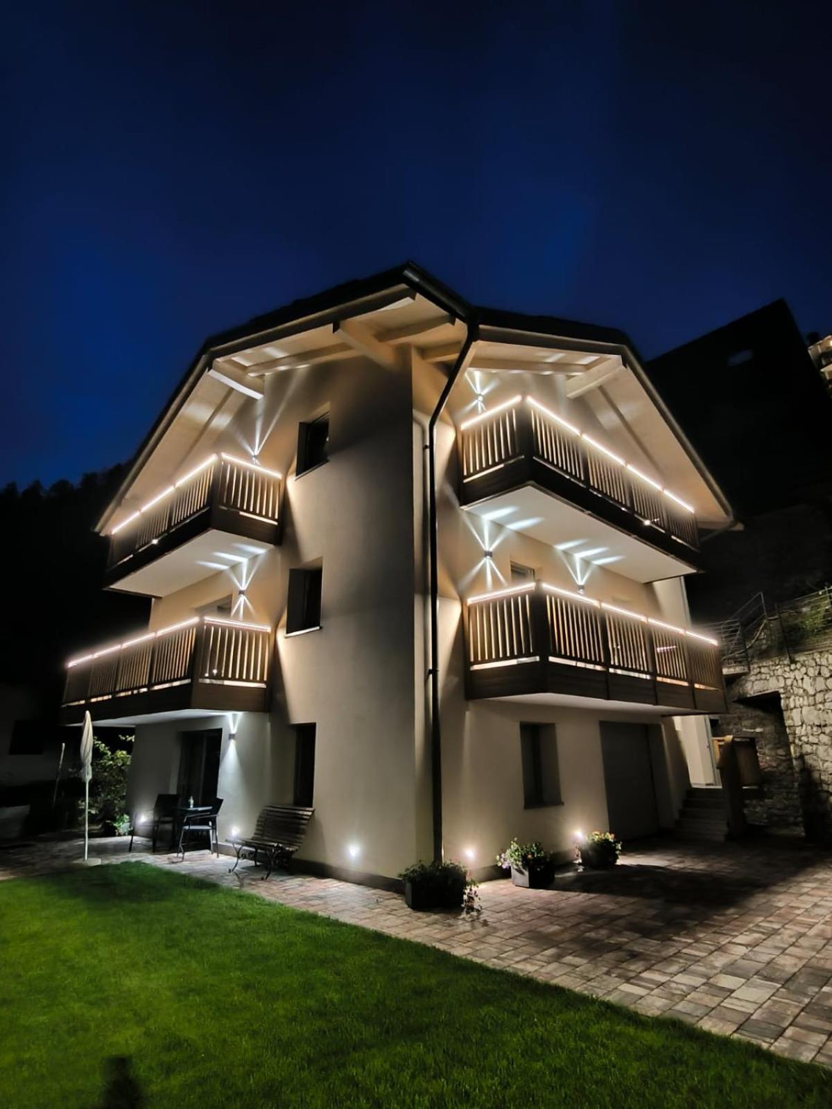 Two-Bedroom House photo 2