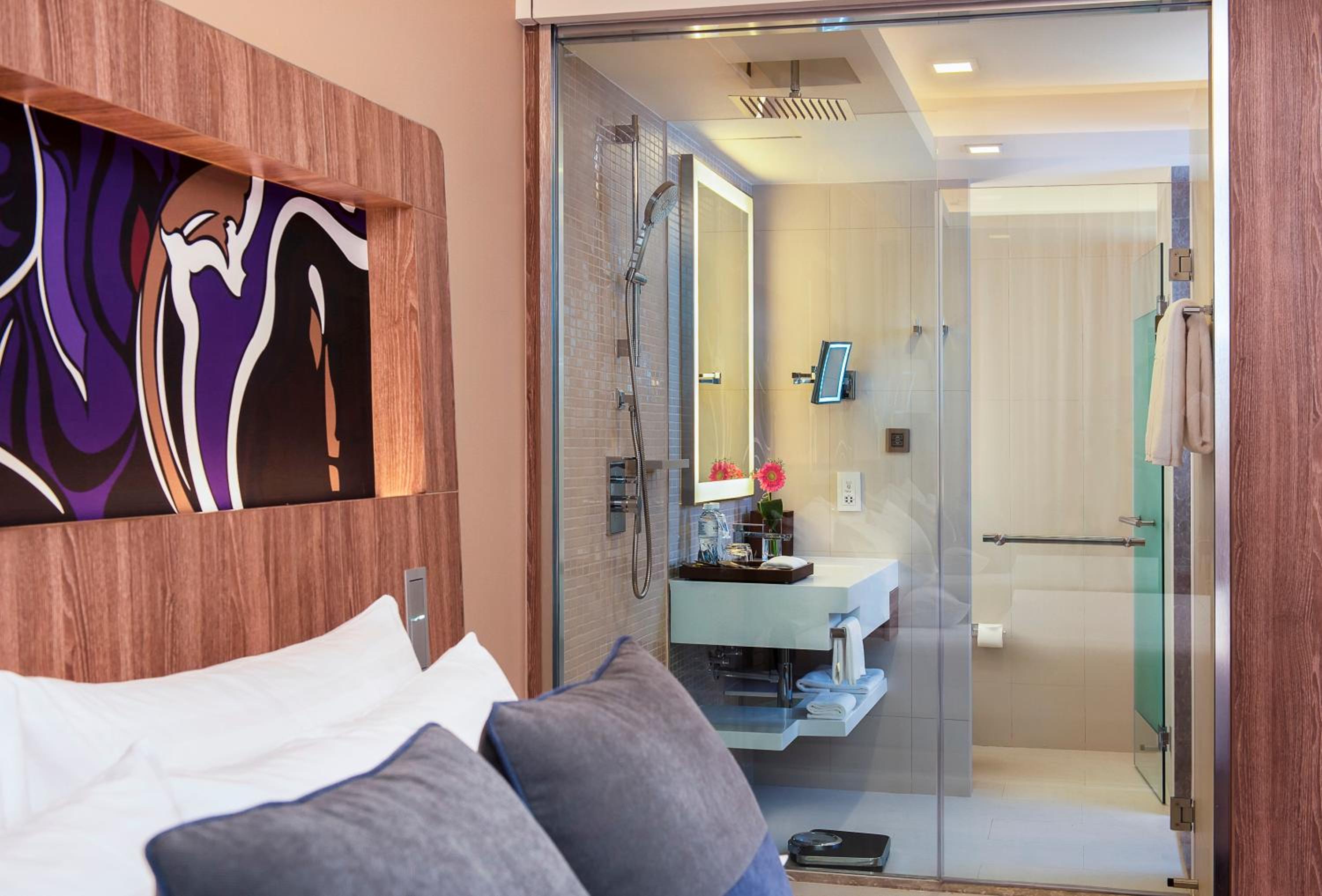 Executive Deluxe Twin Room with Lounge Access photo 2