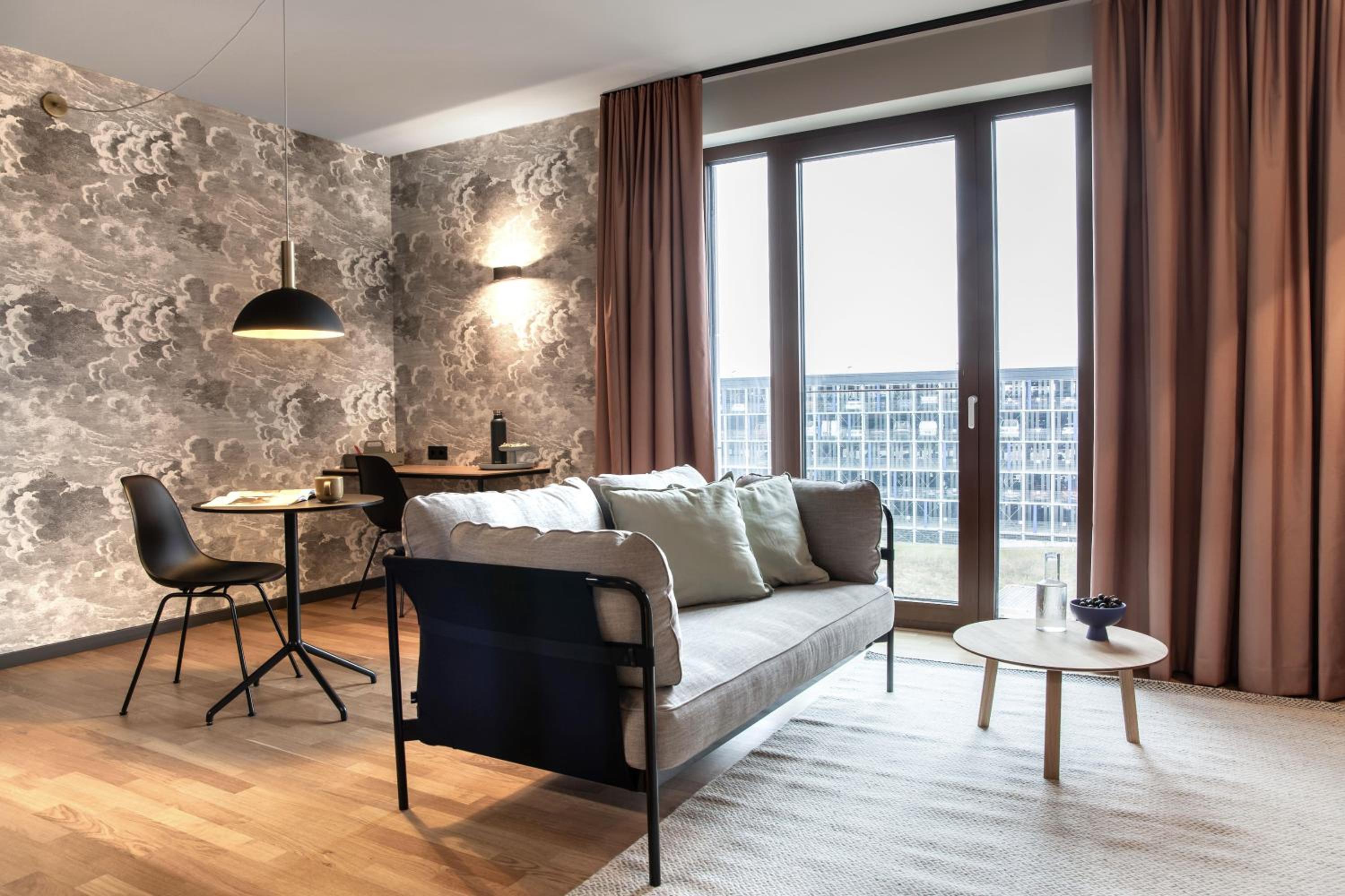 Luxury Apartment with King Bed and Kitchen
