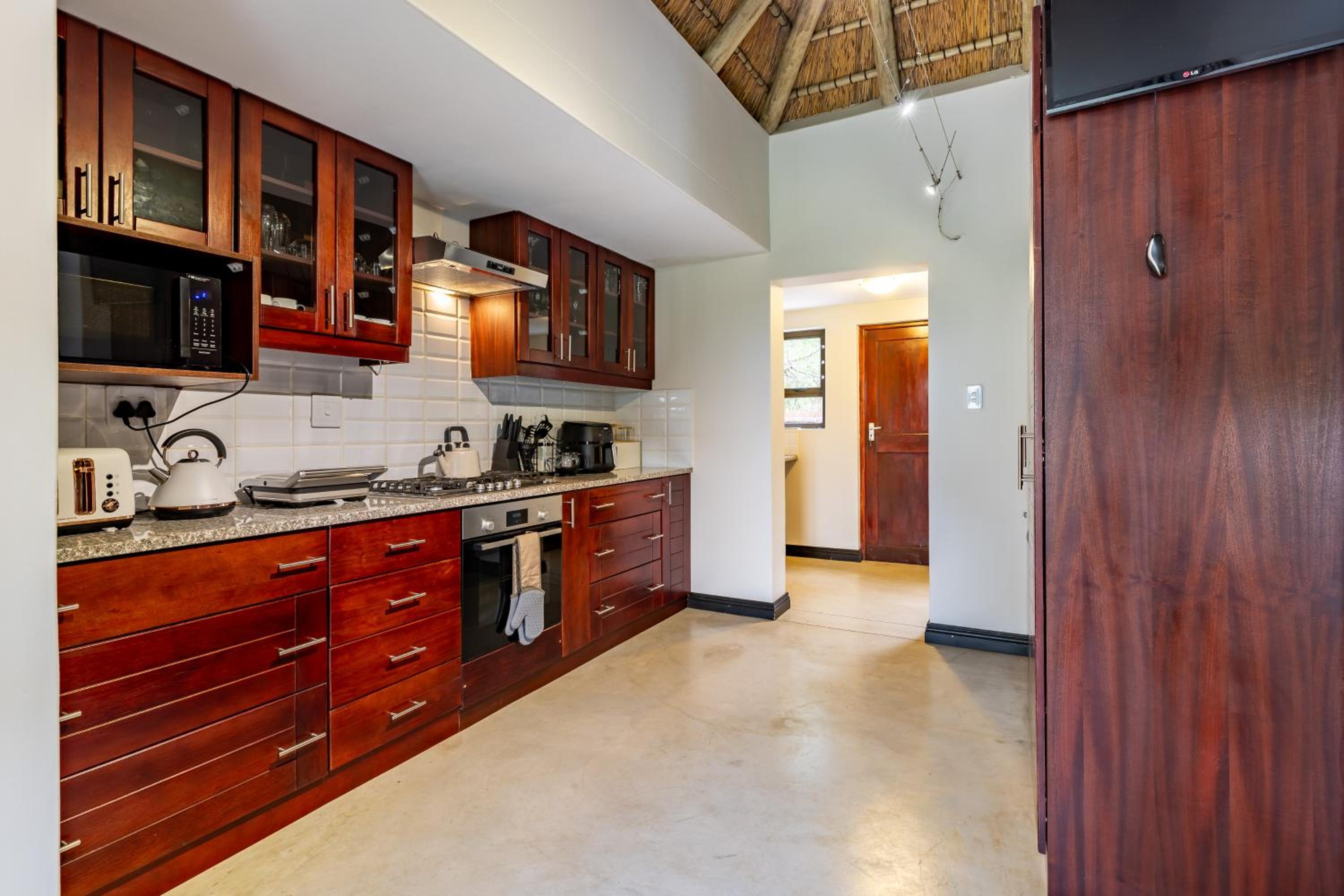 Three-Bedroom House photo 2