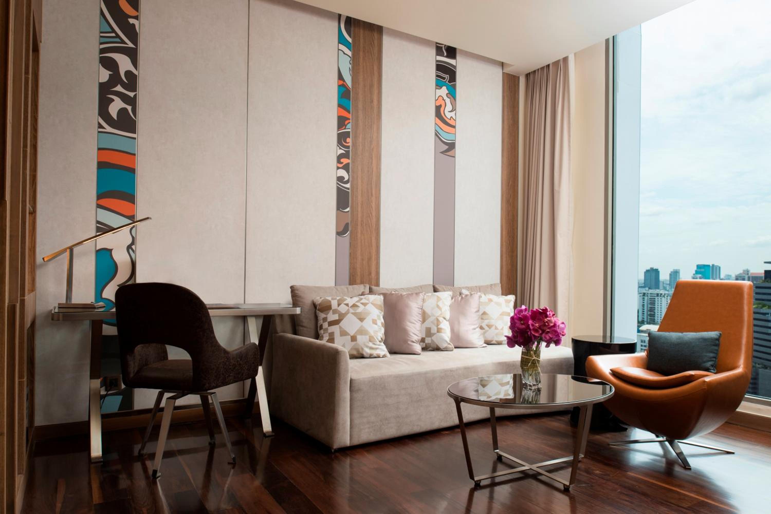 Executive Suite with Lounge Access photo 2