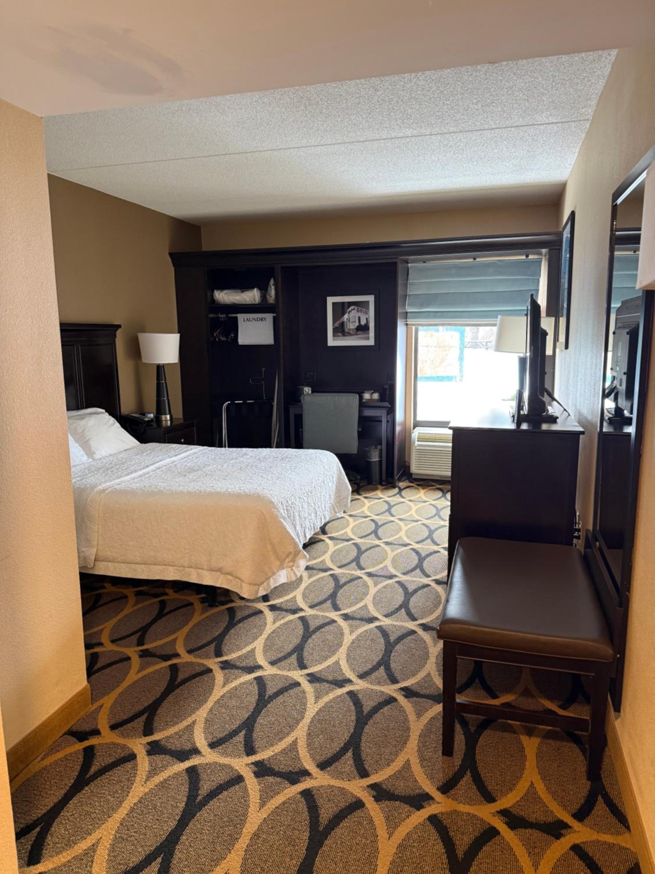 Queen Room with Mobility Access/Non-Smoking photo 1