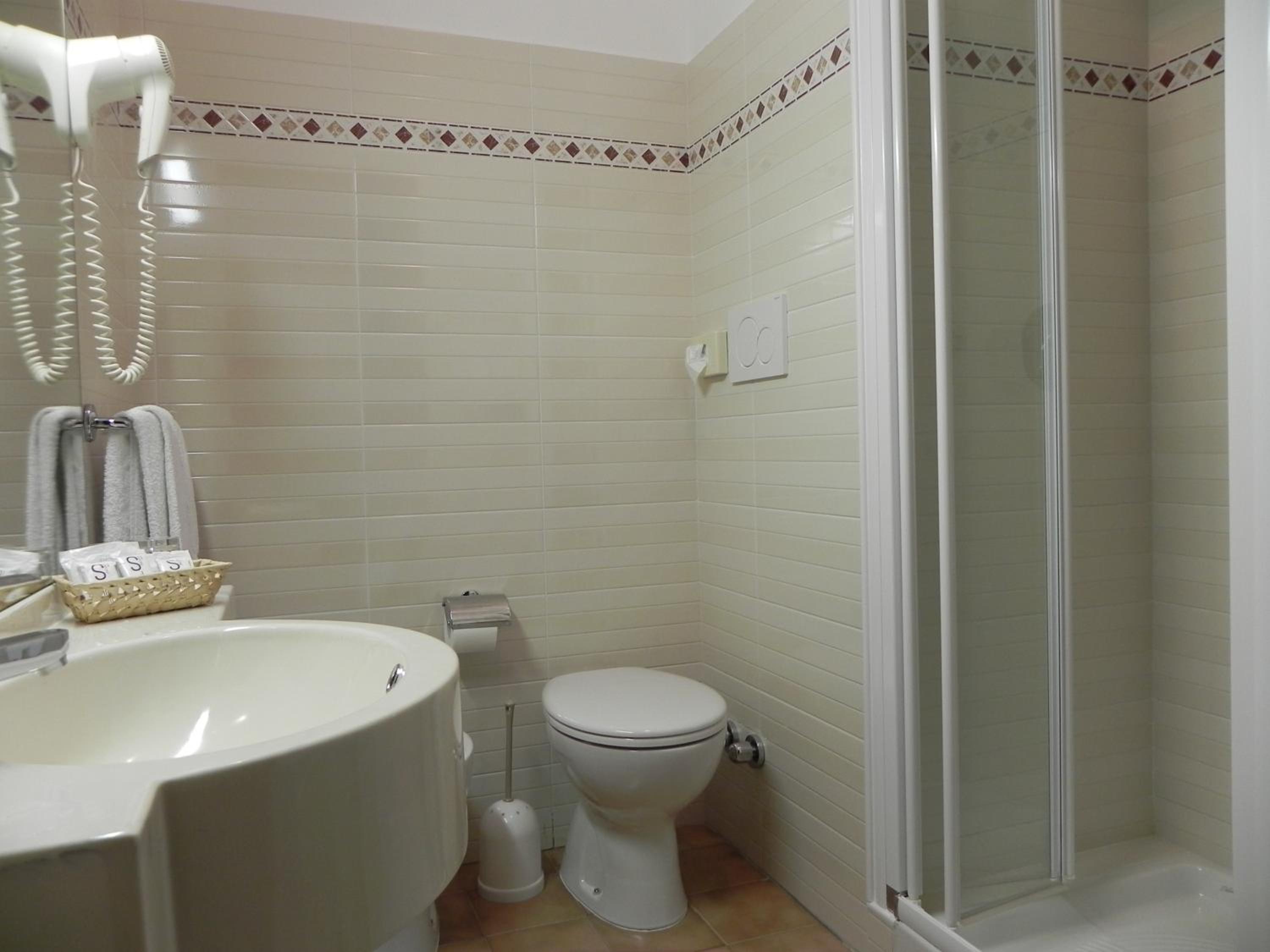 Double Room - Photo 5
