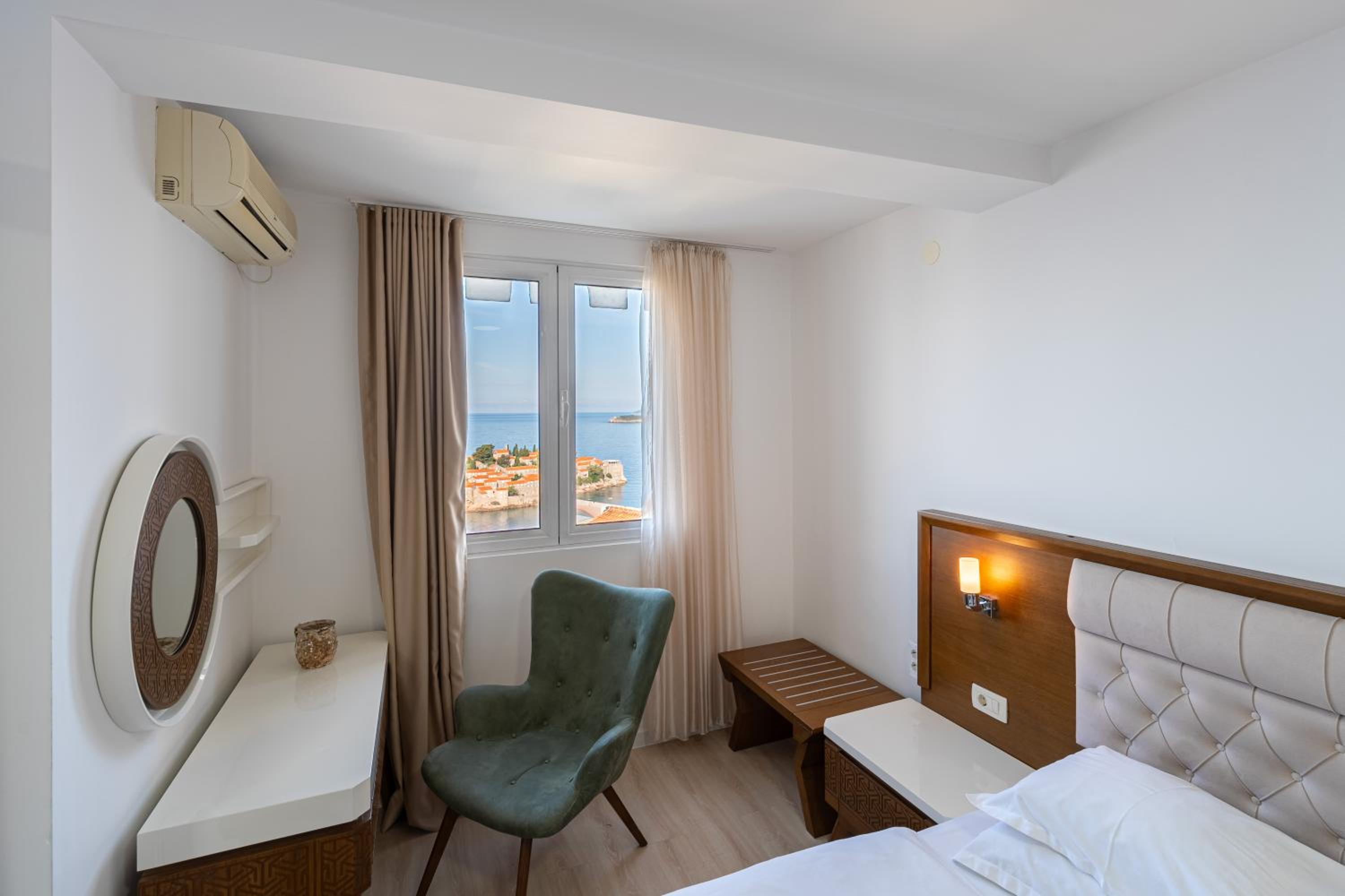 Studio with Sea View