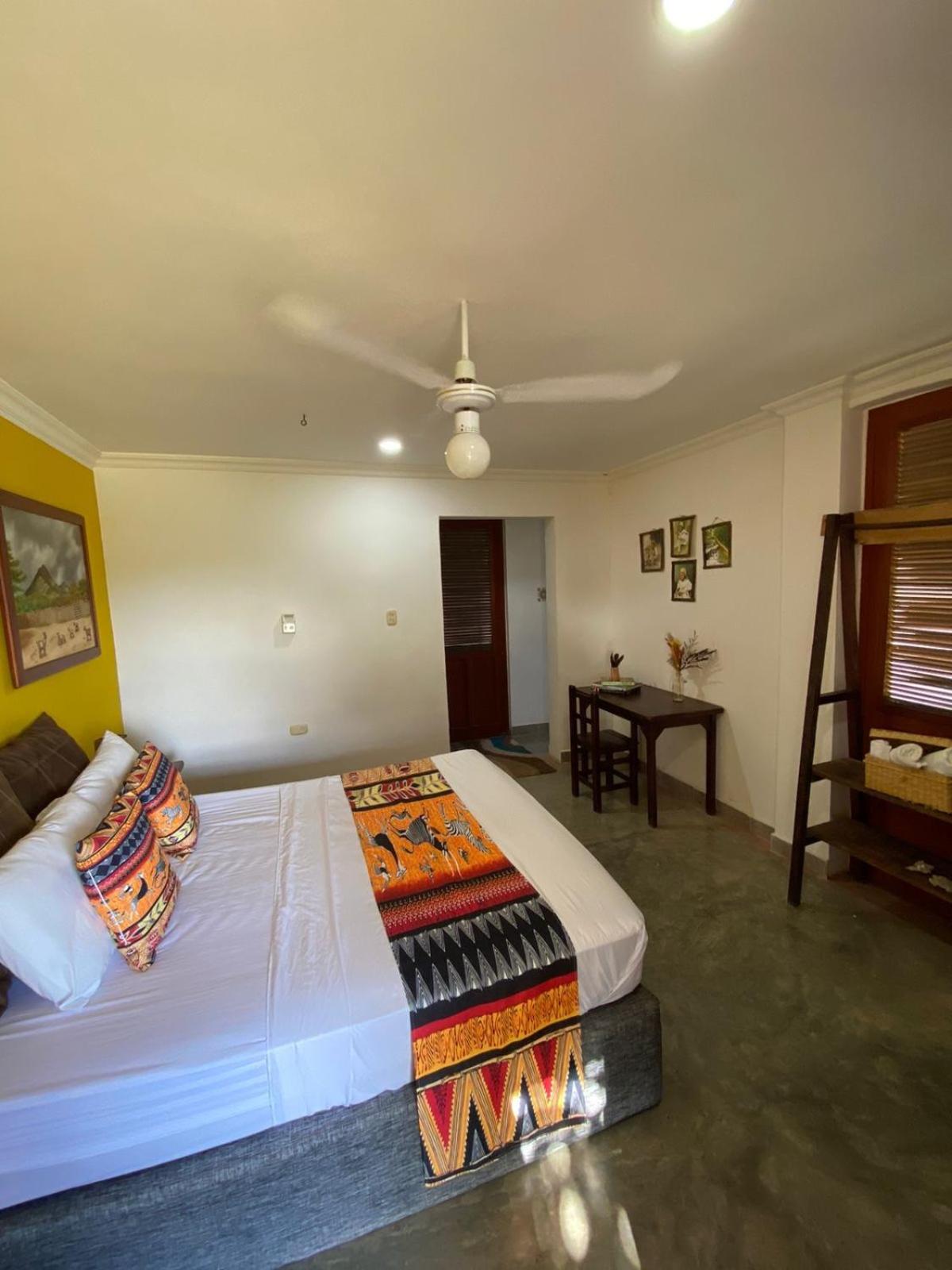 Queen Room with Balcony photo 2