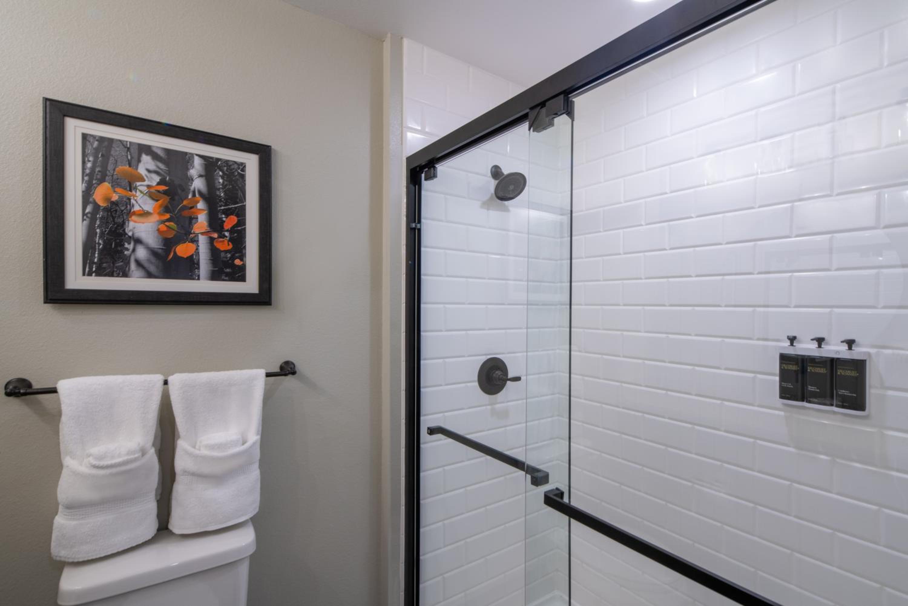 Deluxe King Room photo 1