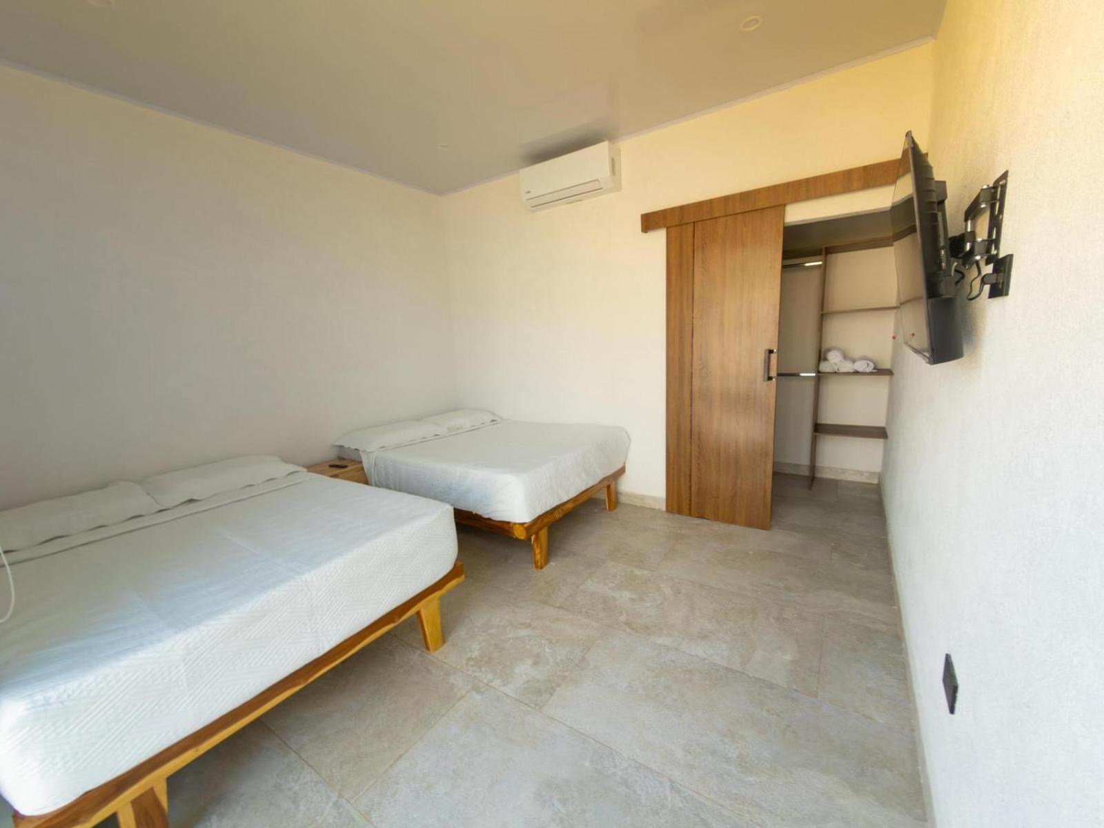 Standard Double Room with Two Double Beds photo 3