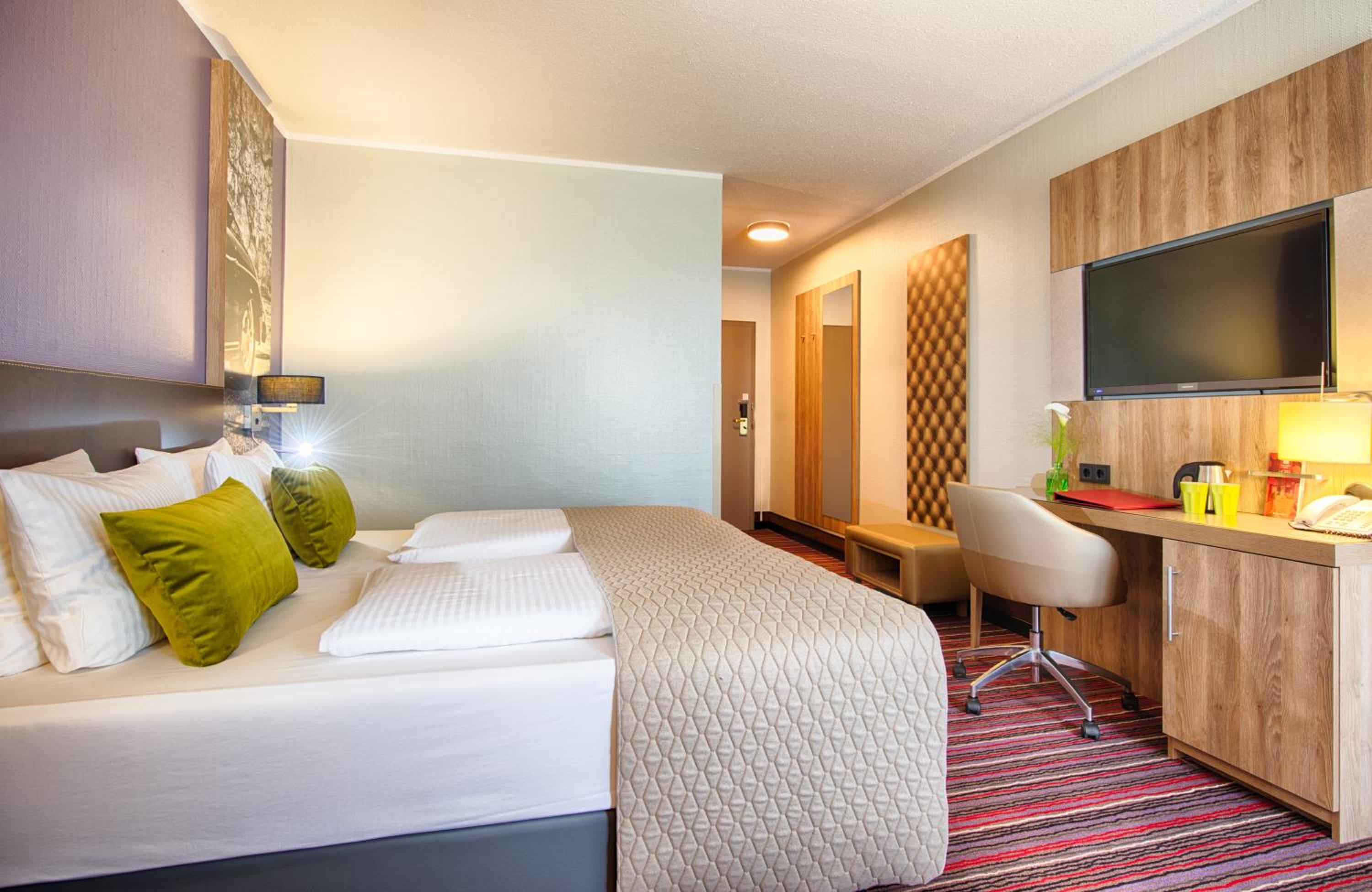 Comfort Twin Room thumbnail 5