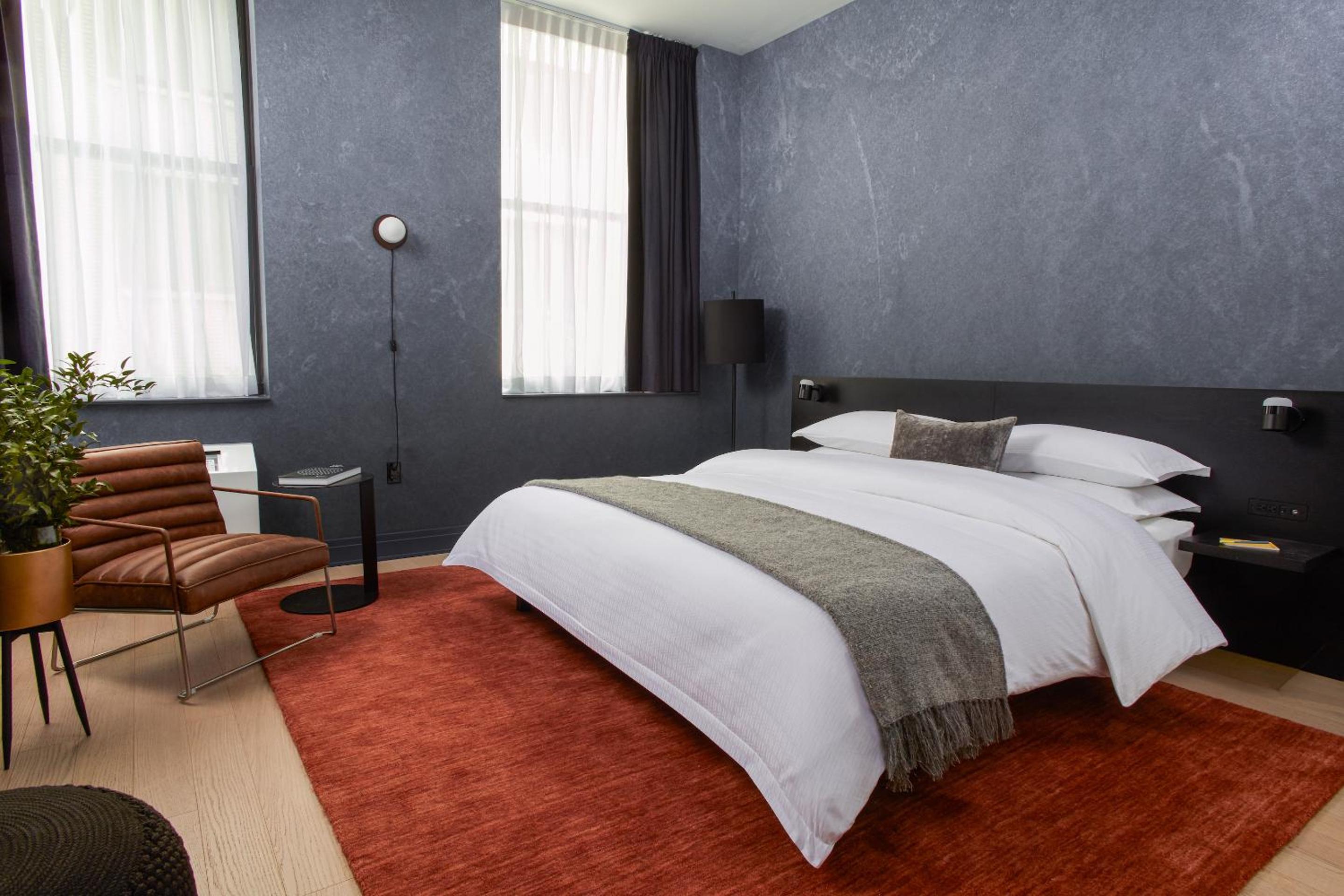 Accessible Studio, King (24/7 Front Desk)