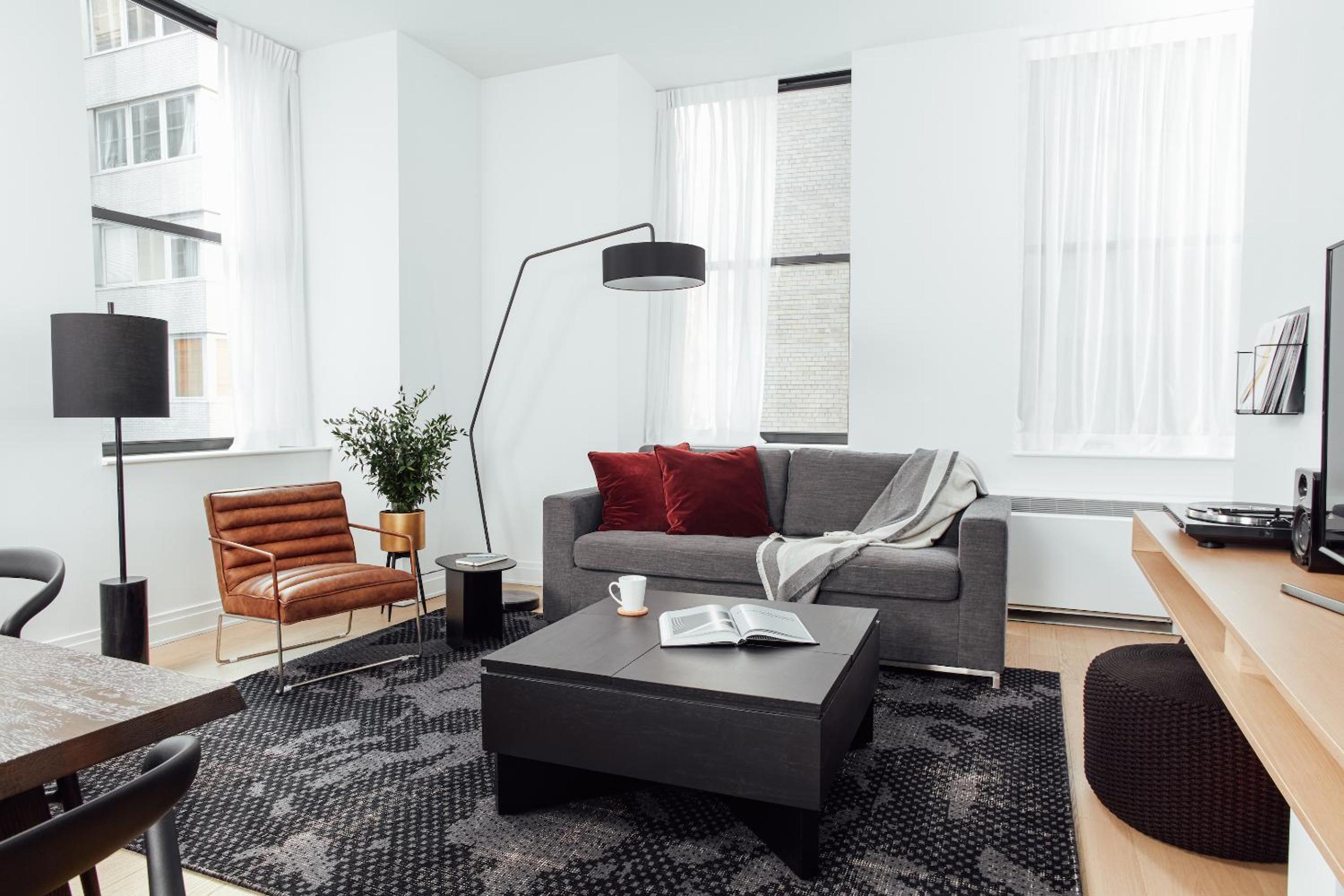 Accessible Two Bedroom, King and Queen (24/7 Front Desk) thumbnail 6