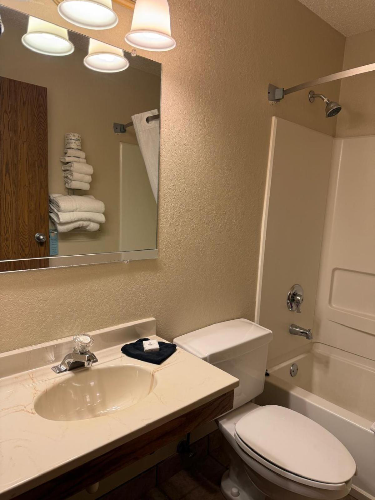 Queen Room - Photo 1