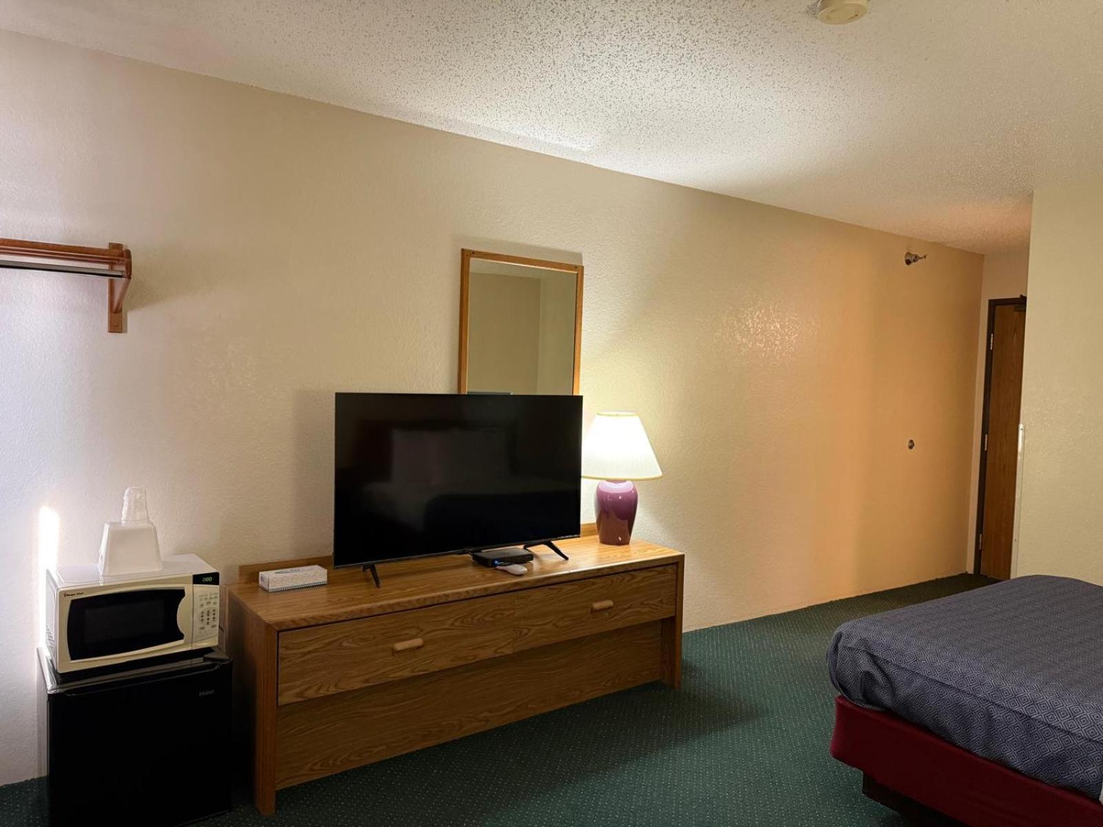 Queen Room - Photo 5