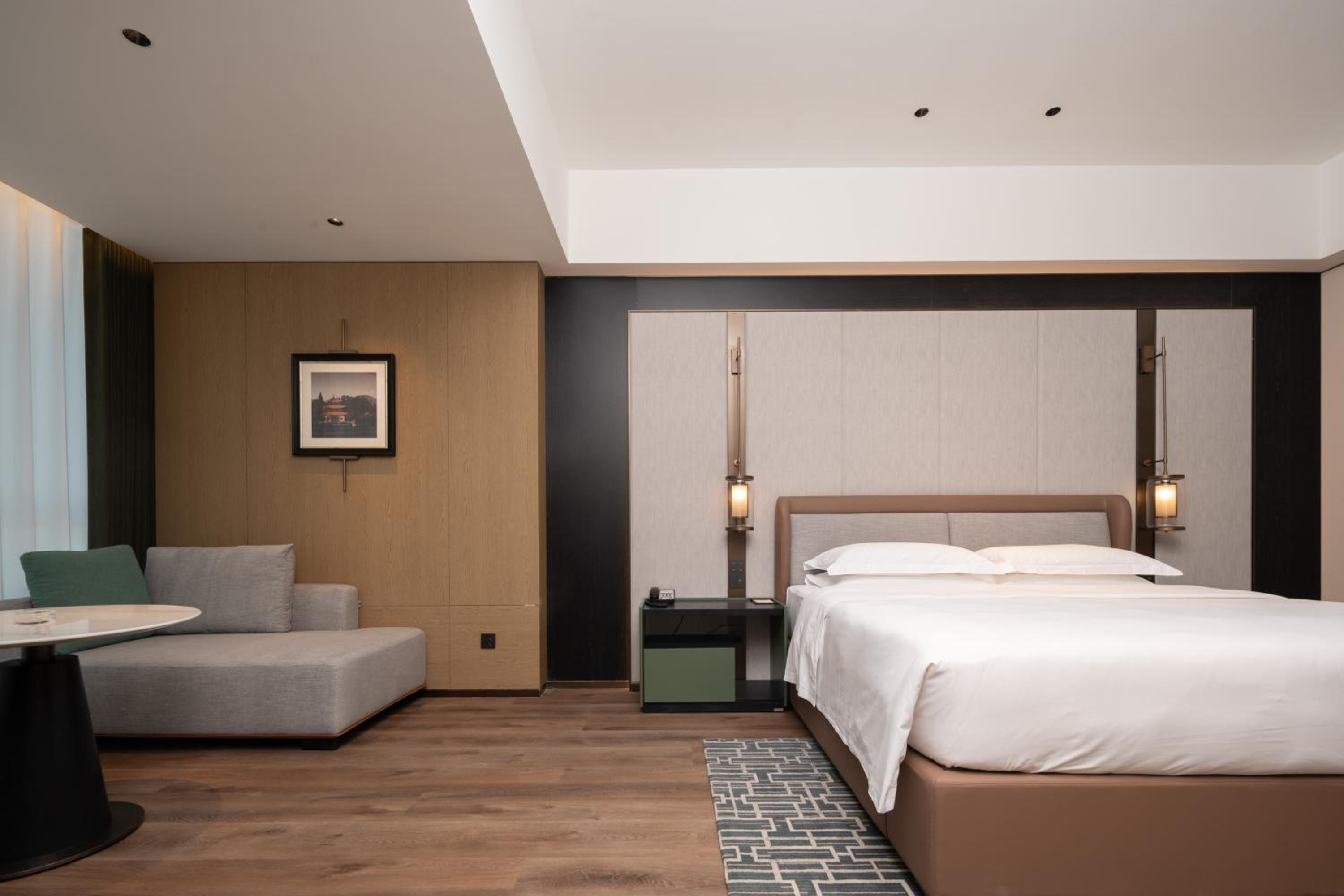 Deluxe Double or Twin Room photo 3