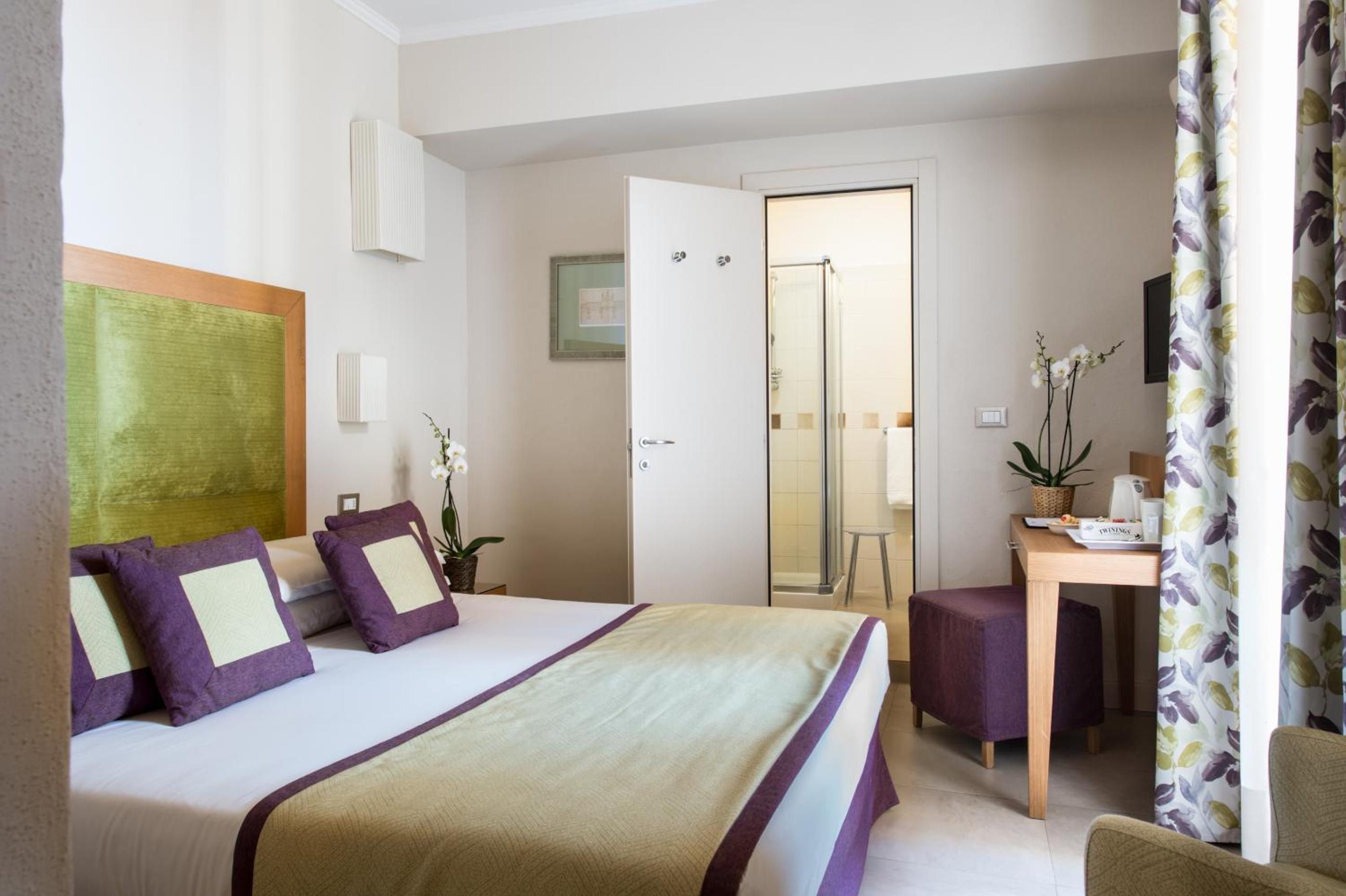Economy Double Room photo 3
