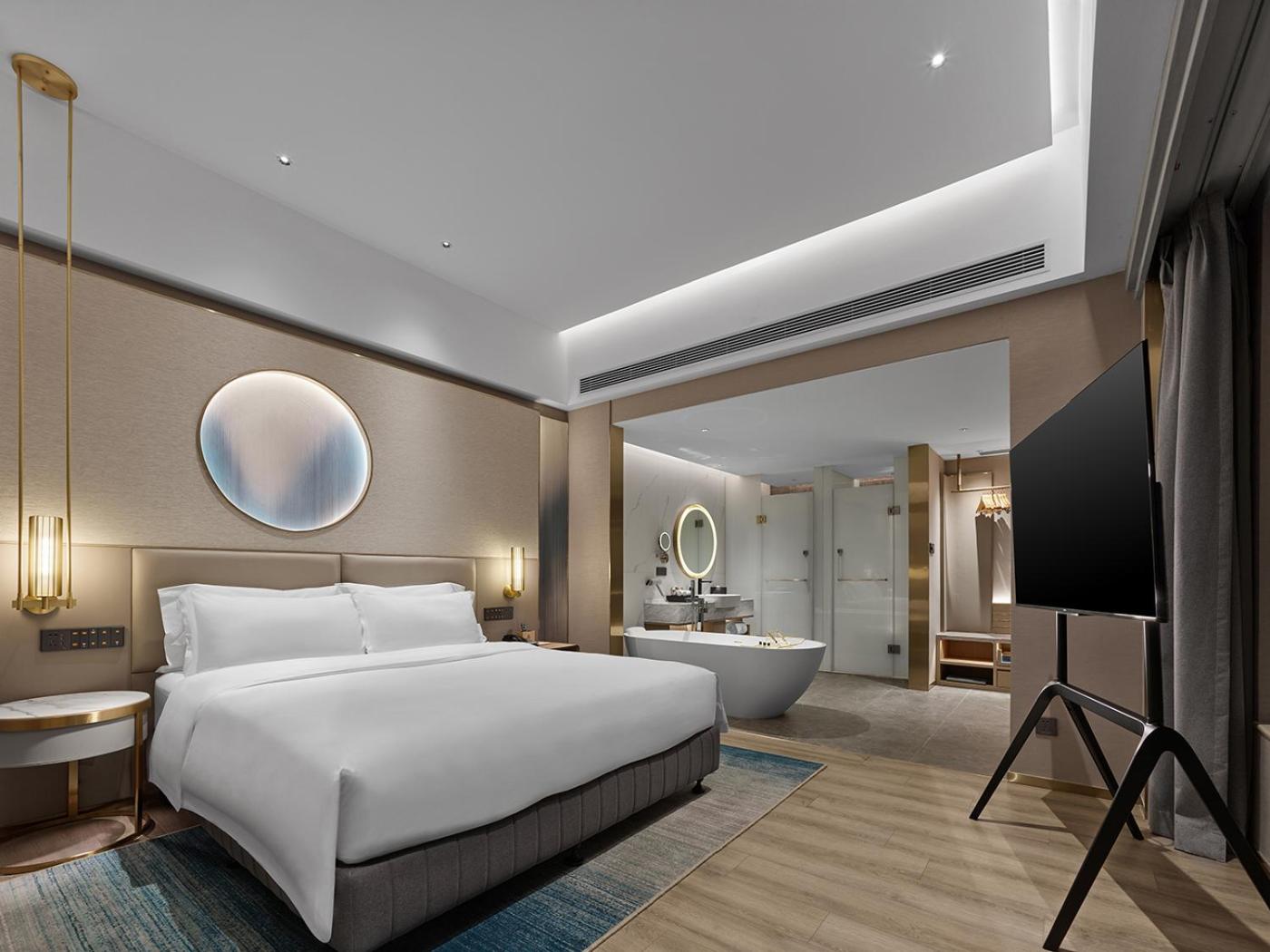 Deluxe Family Suite photo 1