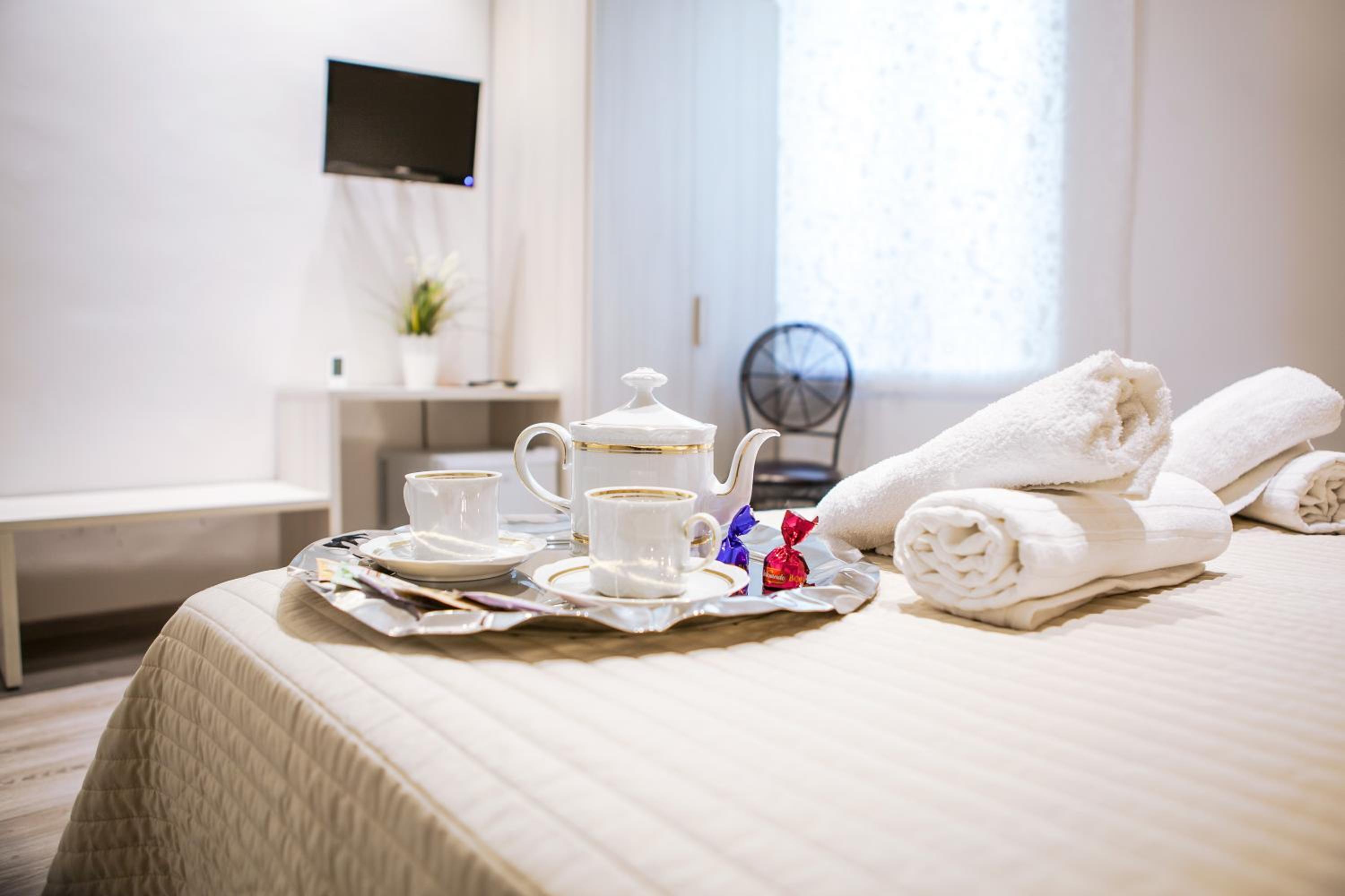 Double Room with Private Bathroom - Photo 21