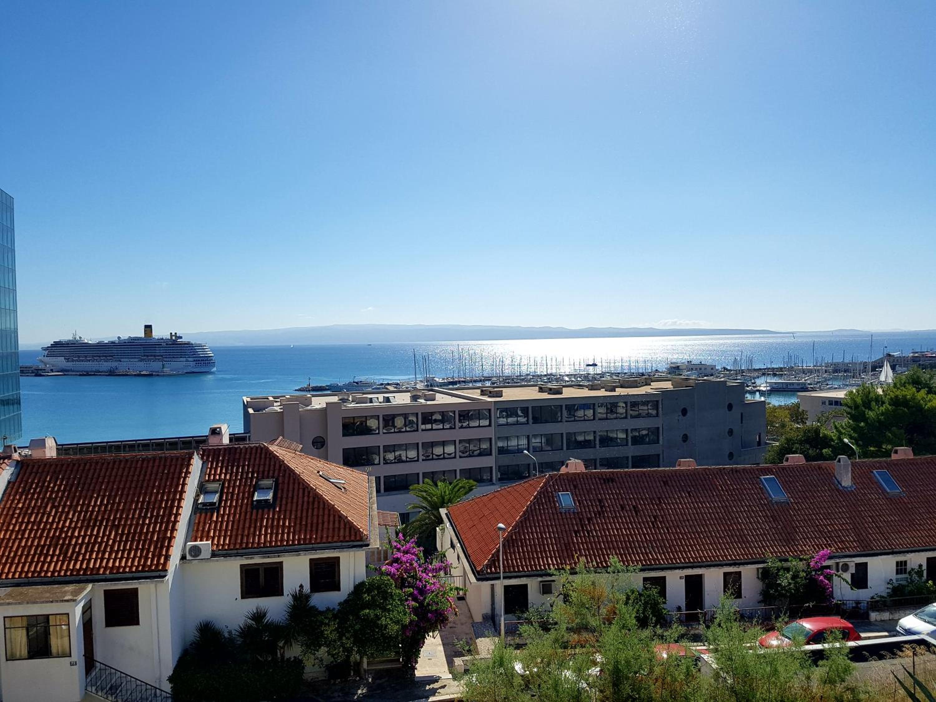 Apartment with Sea View - Photo 48
