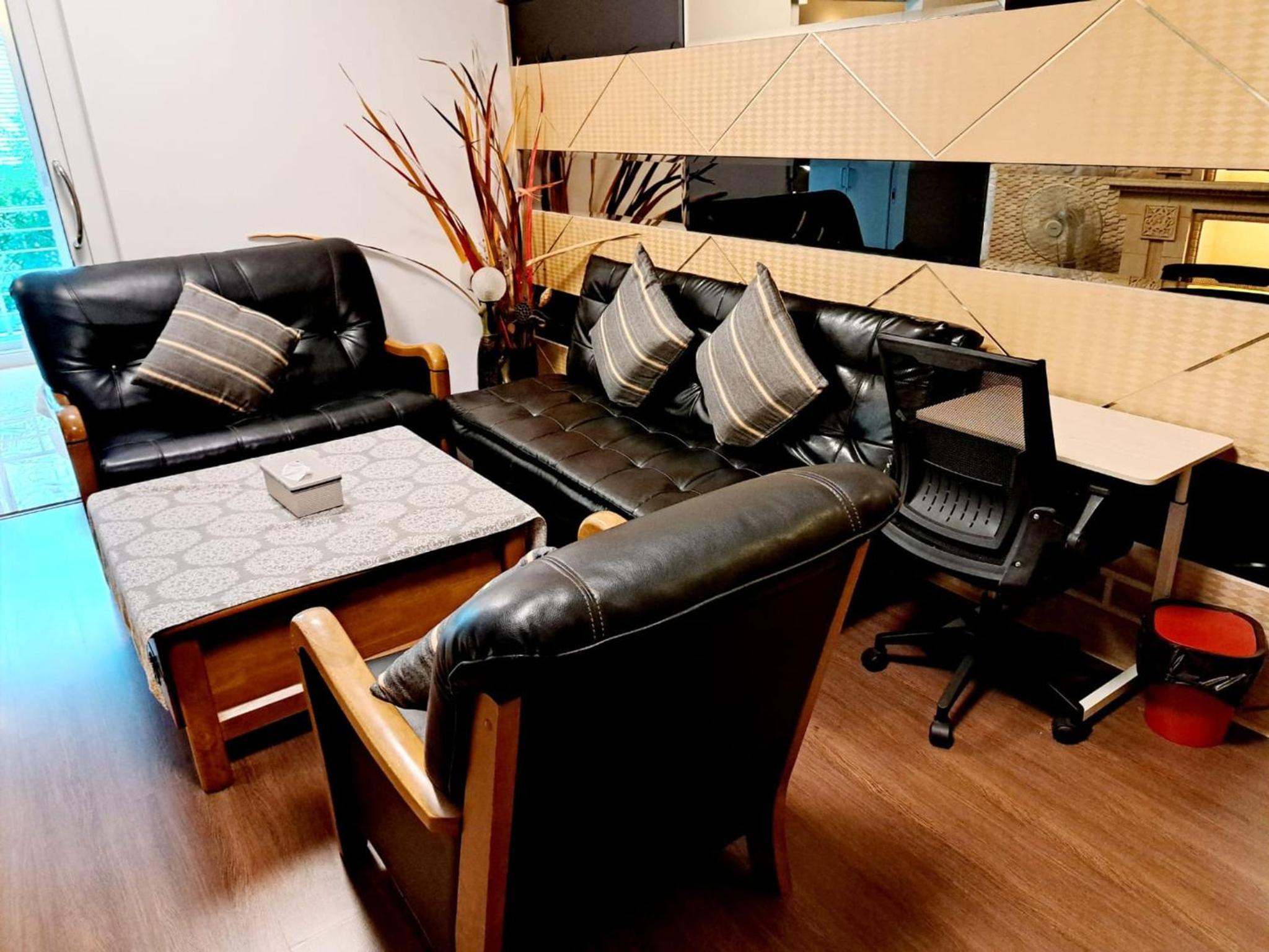Three-Bedroom Apartment photo 2