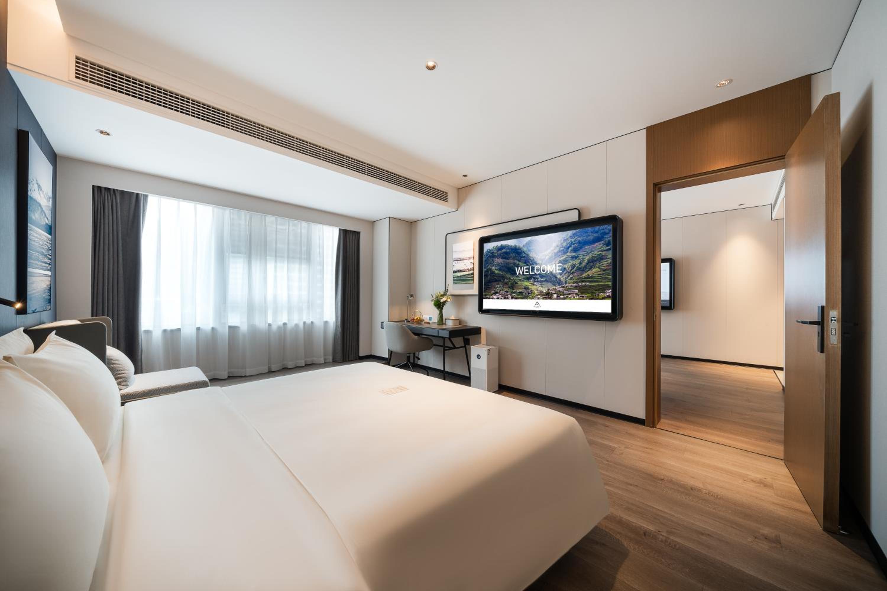 Jimu Suite with City View  photo 2