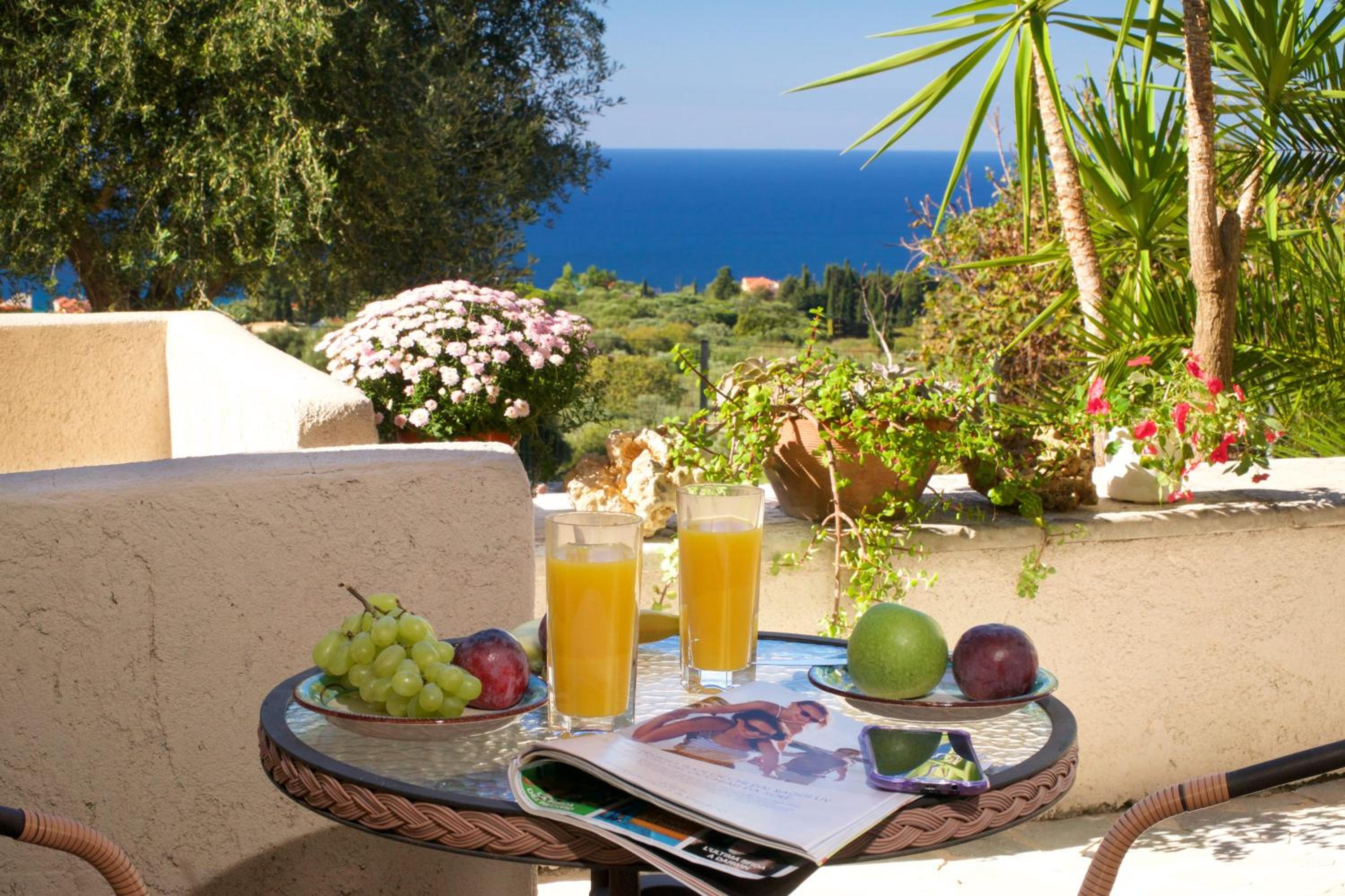 Studio Apartment with Sea View photo 2