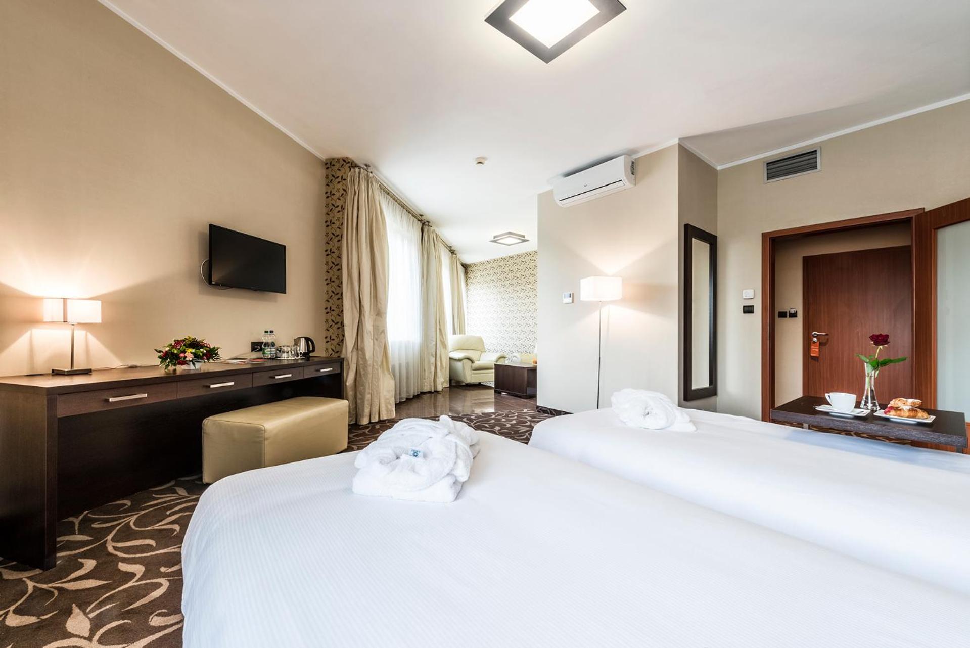 Executive Twin Room - Photo 4