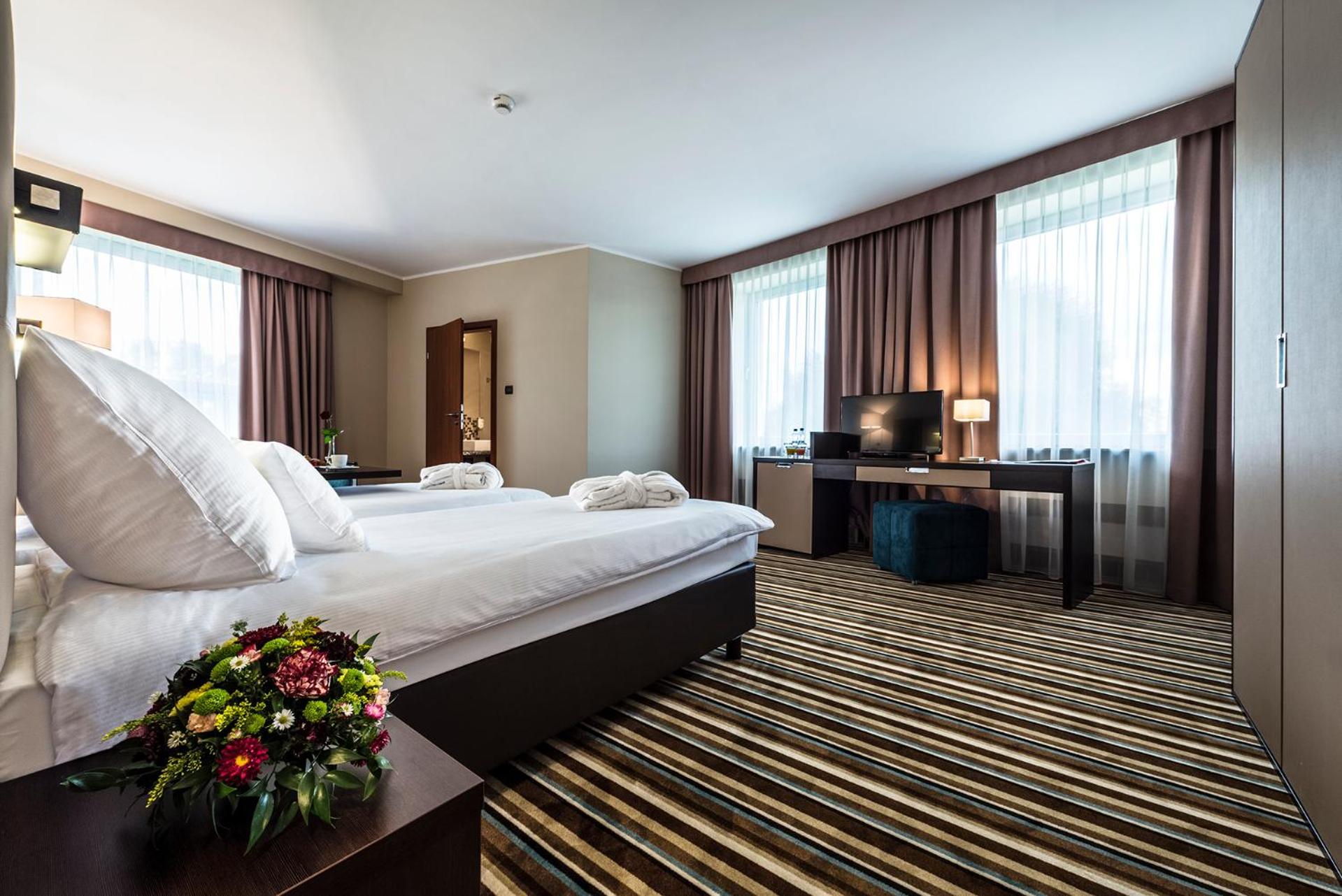 Twin Room - Photo 8