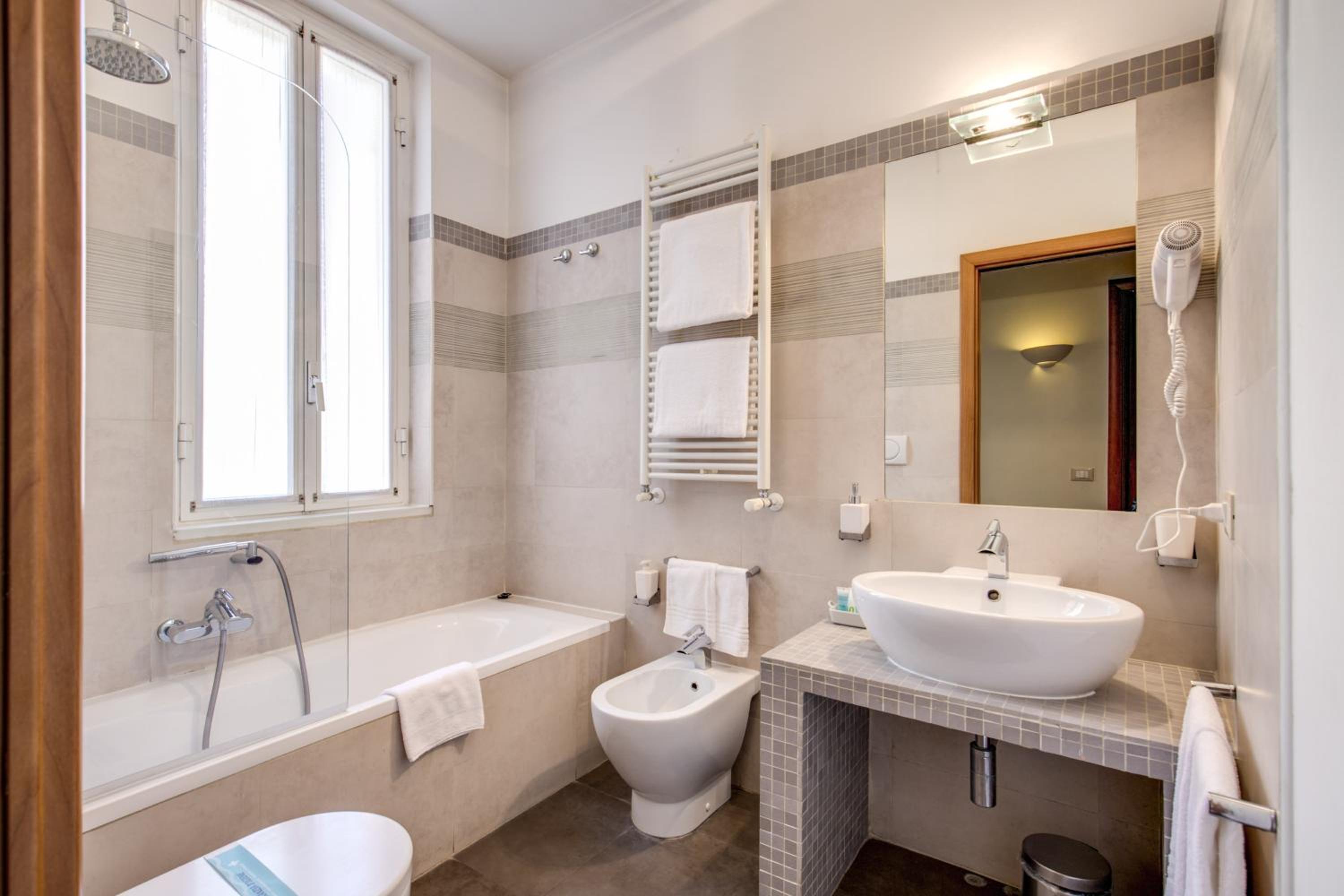 Double Or Twin Room With Balcony photo 3