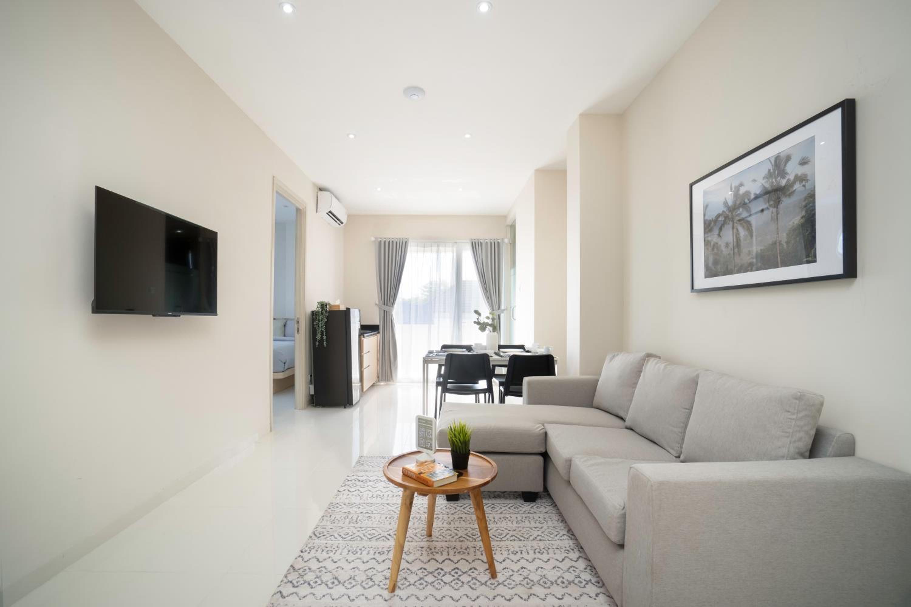 Family Room photo 1