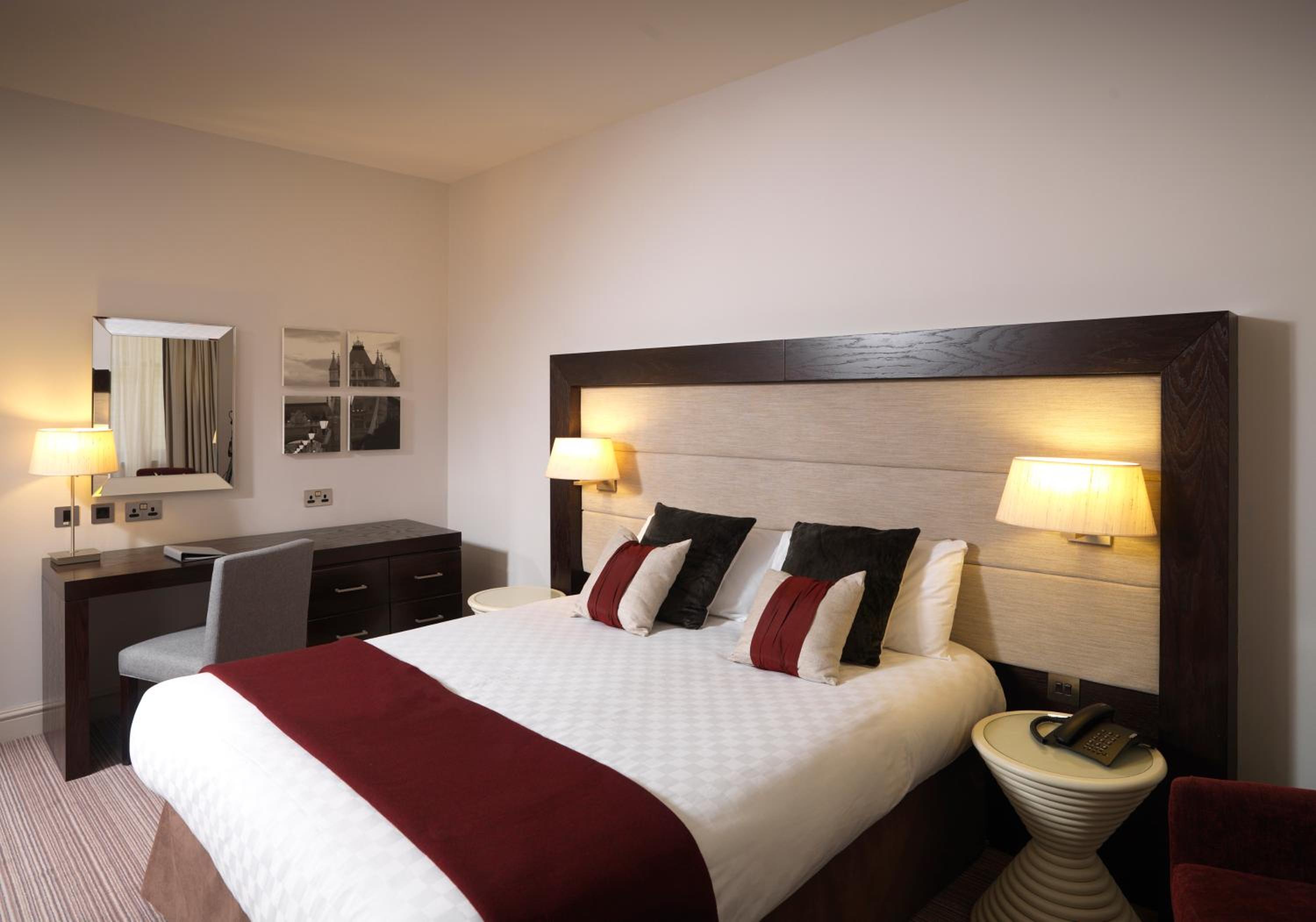Deluxe King Room photo 1
