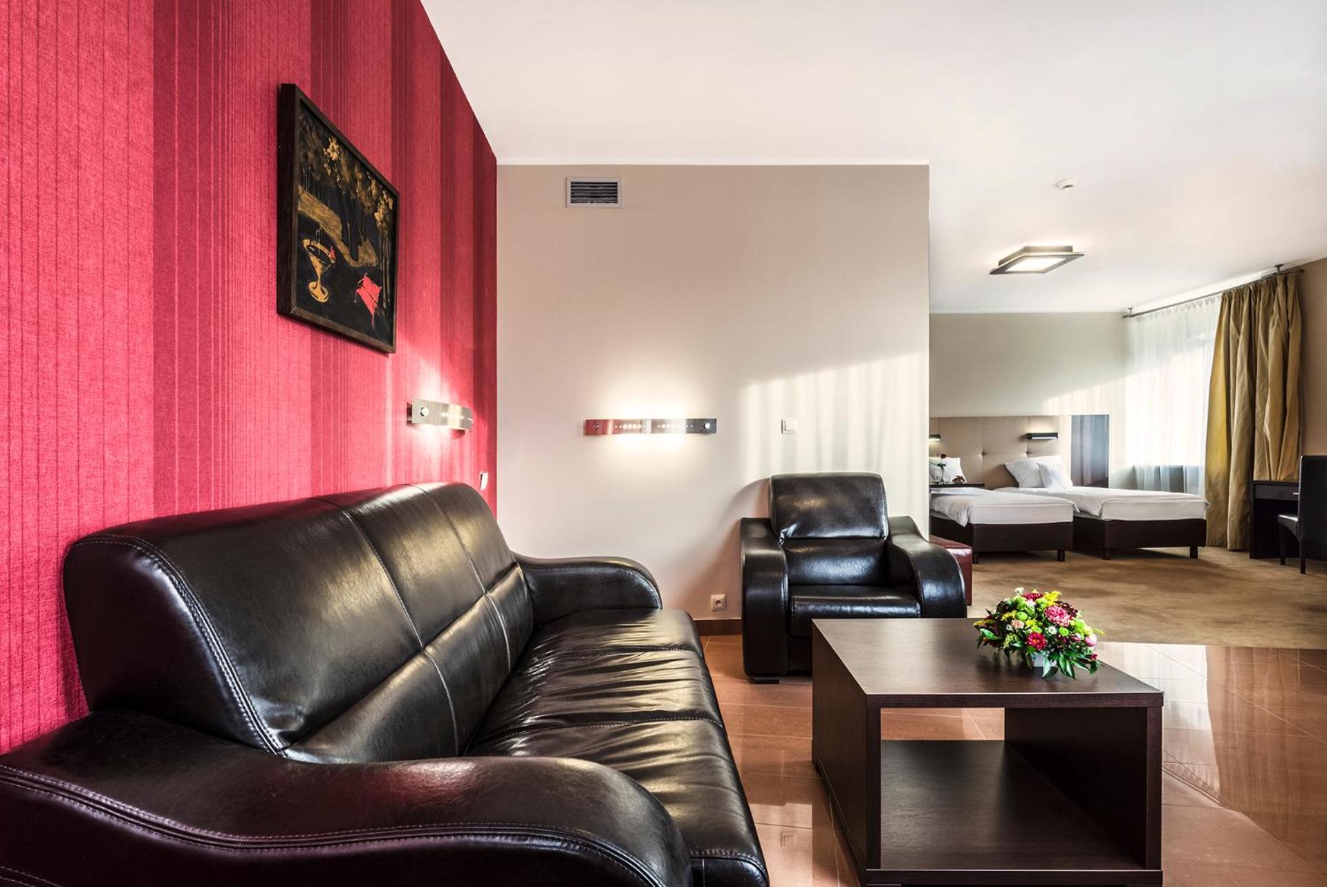 Executive Twin Room - Photo 8