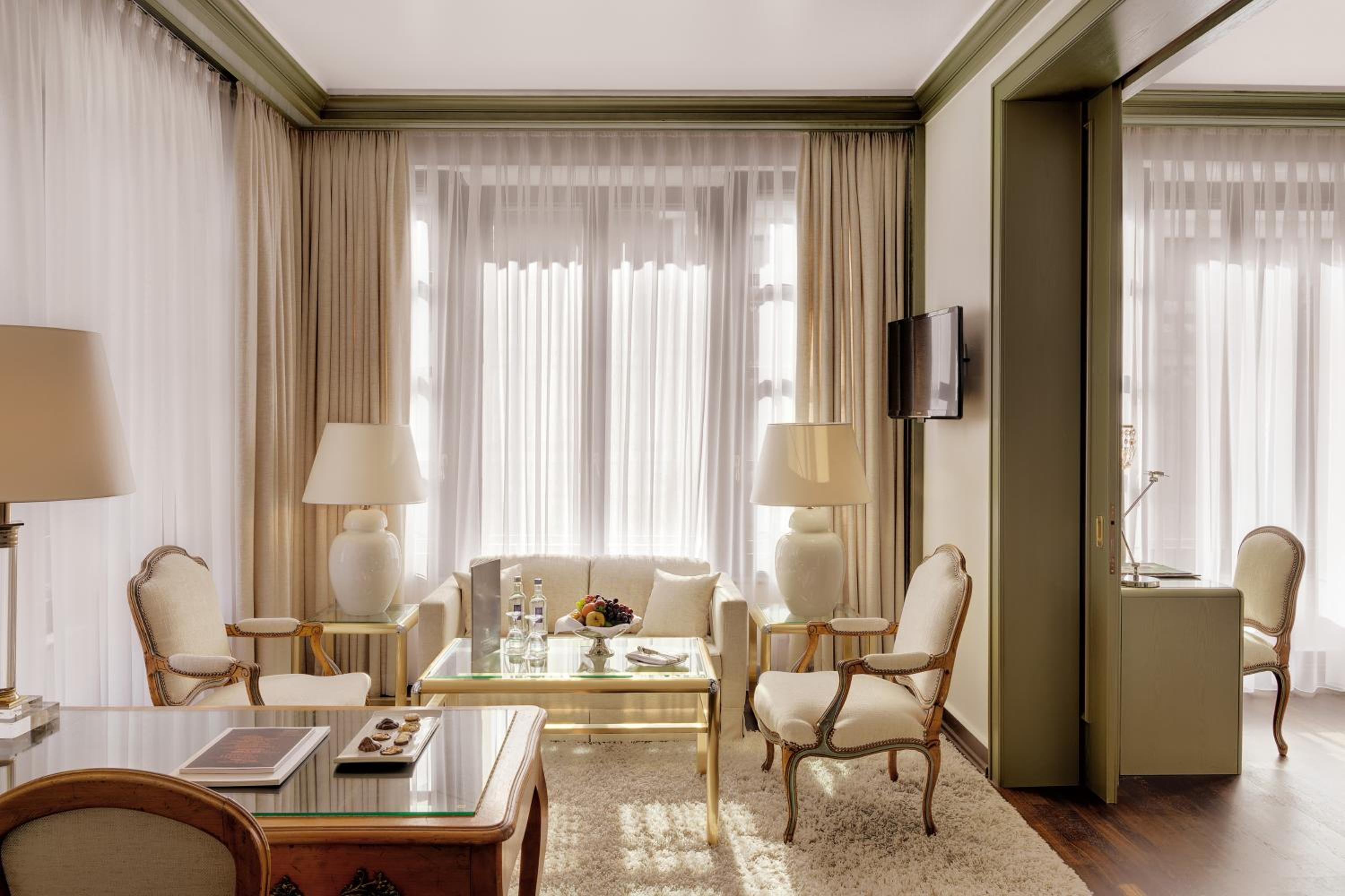 Executive Suite photo 3