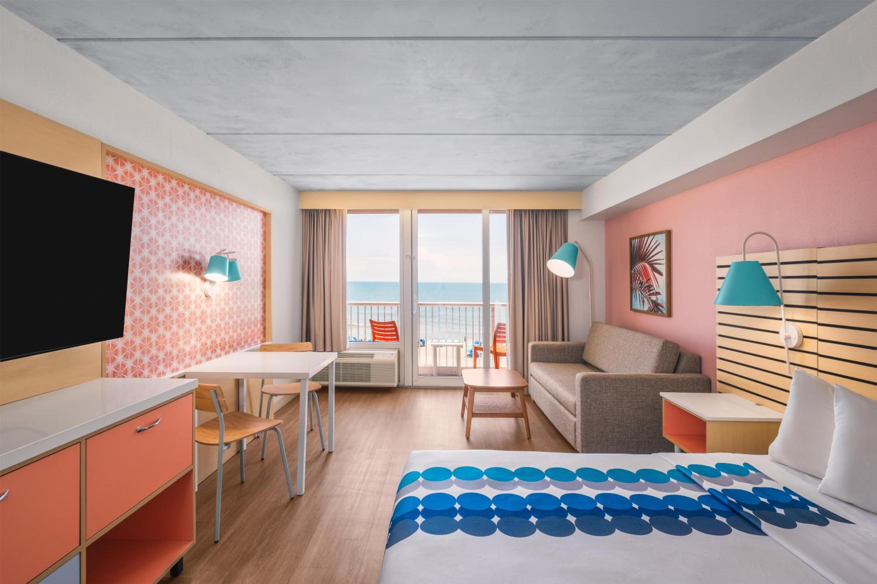 Family Room with One King Bed, One Queen Bed w/Twin bunk and Pool View photo 3