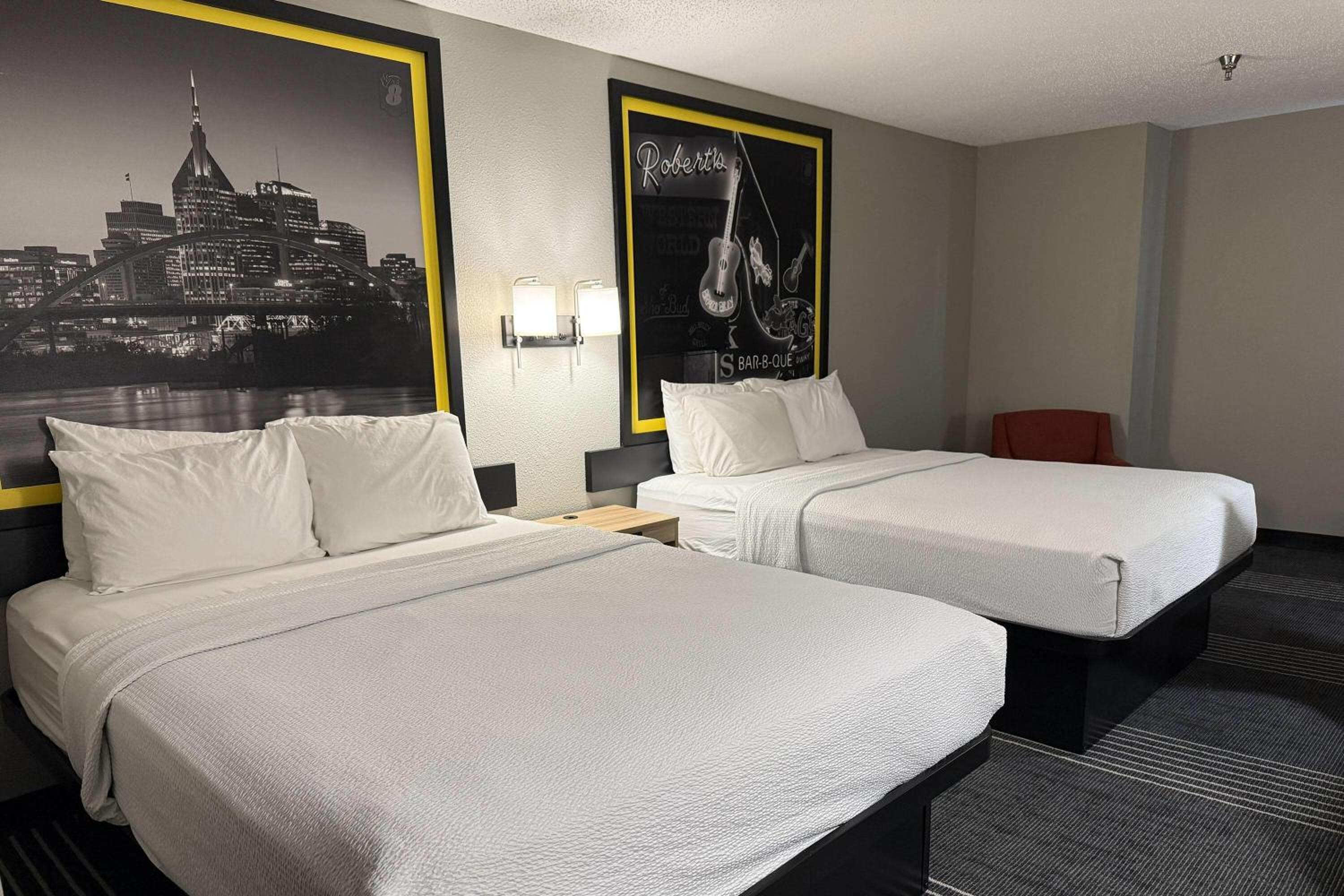 Queen Room with Two Queen Beds - Non-Smoking - Photo 1