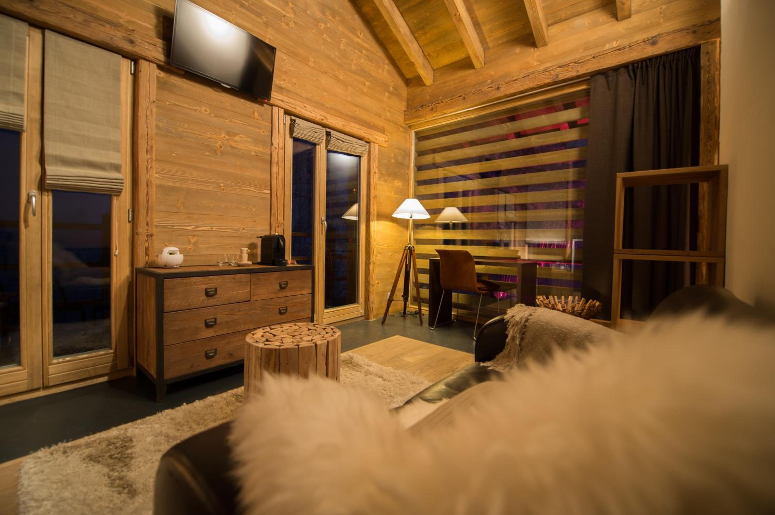 Superior Chalet 3 photo 3