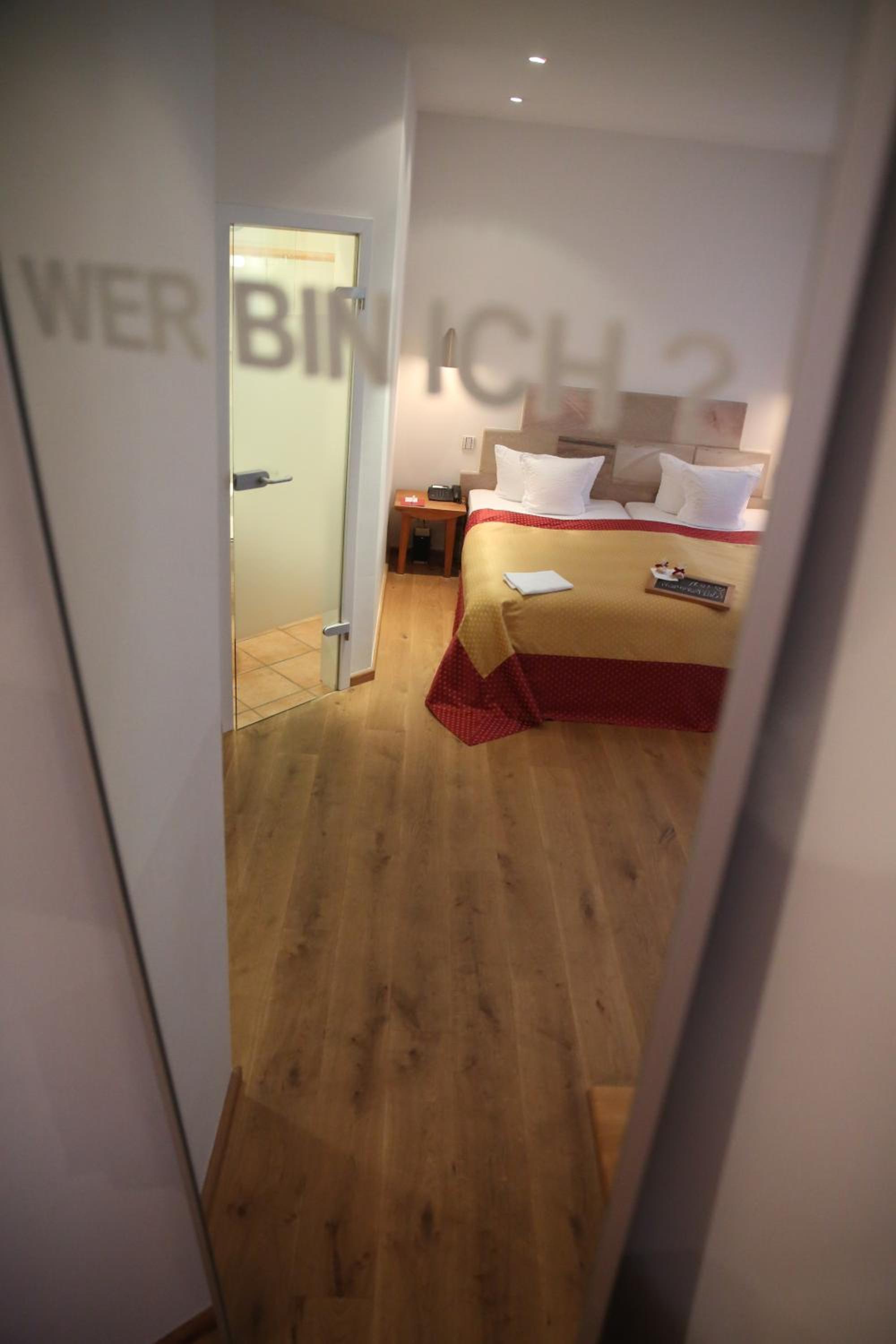 Double Room - Photo 10