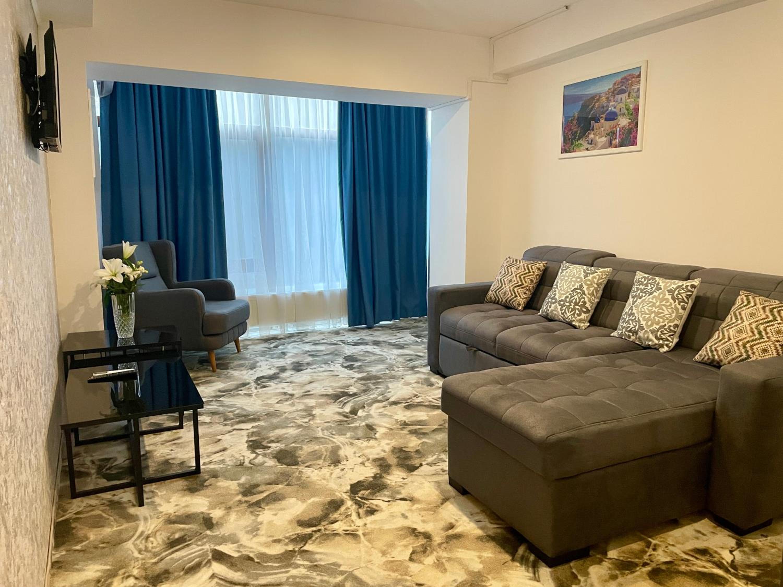 Apartment photo 2