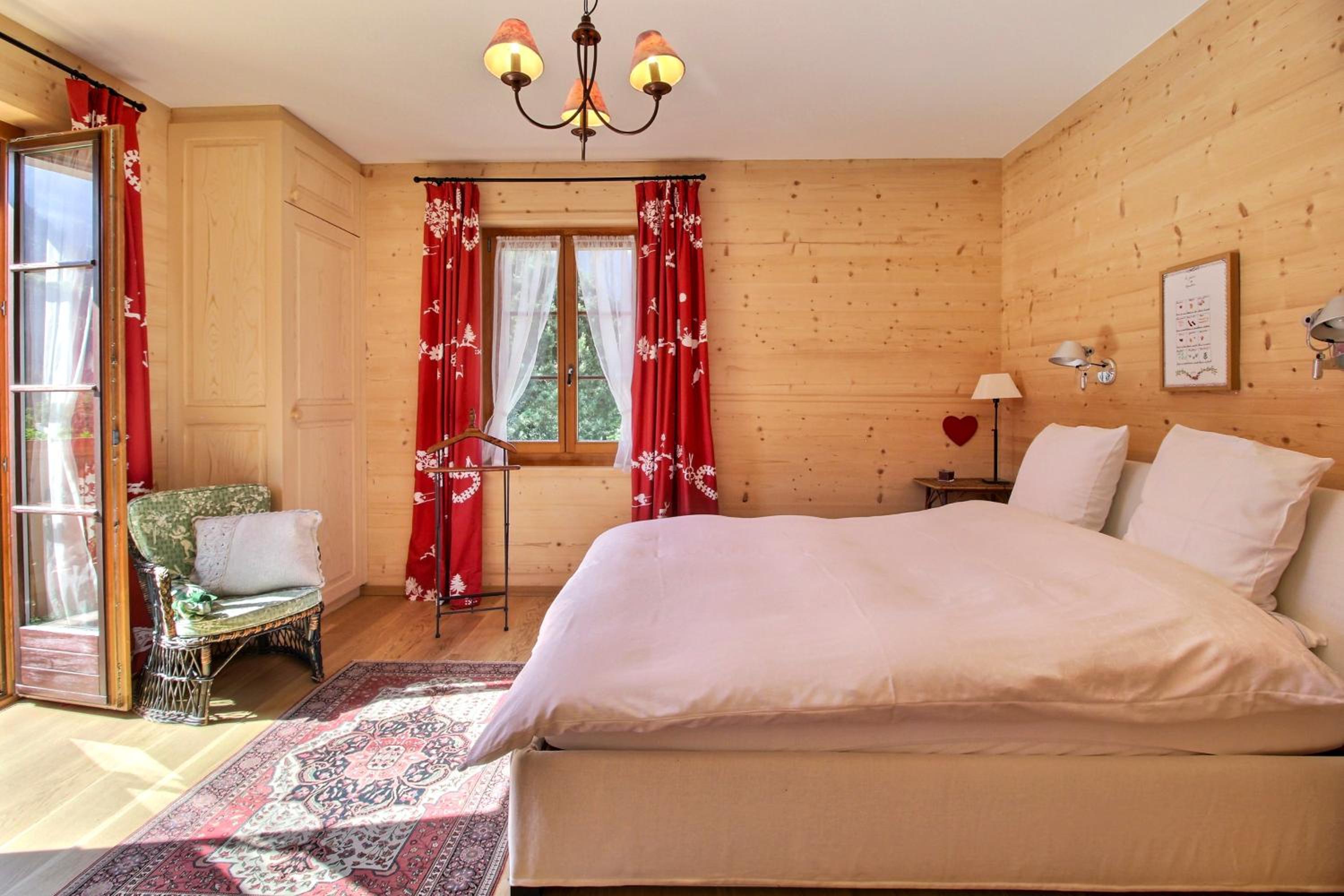 Three-Bedroom Chalet photo 1