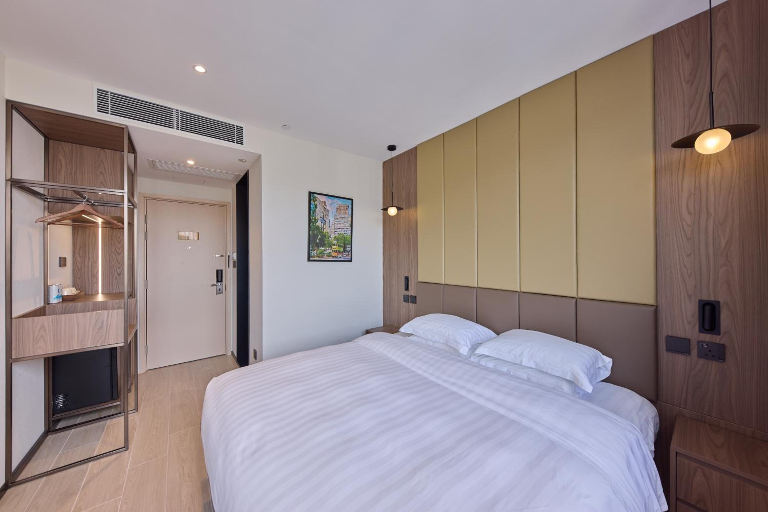 Rosedale King or Twin Room (33/F) photo 3