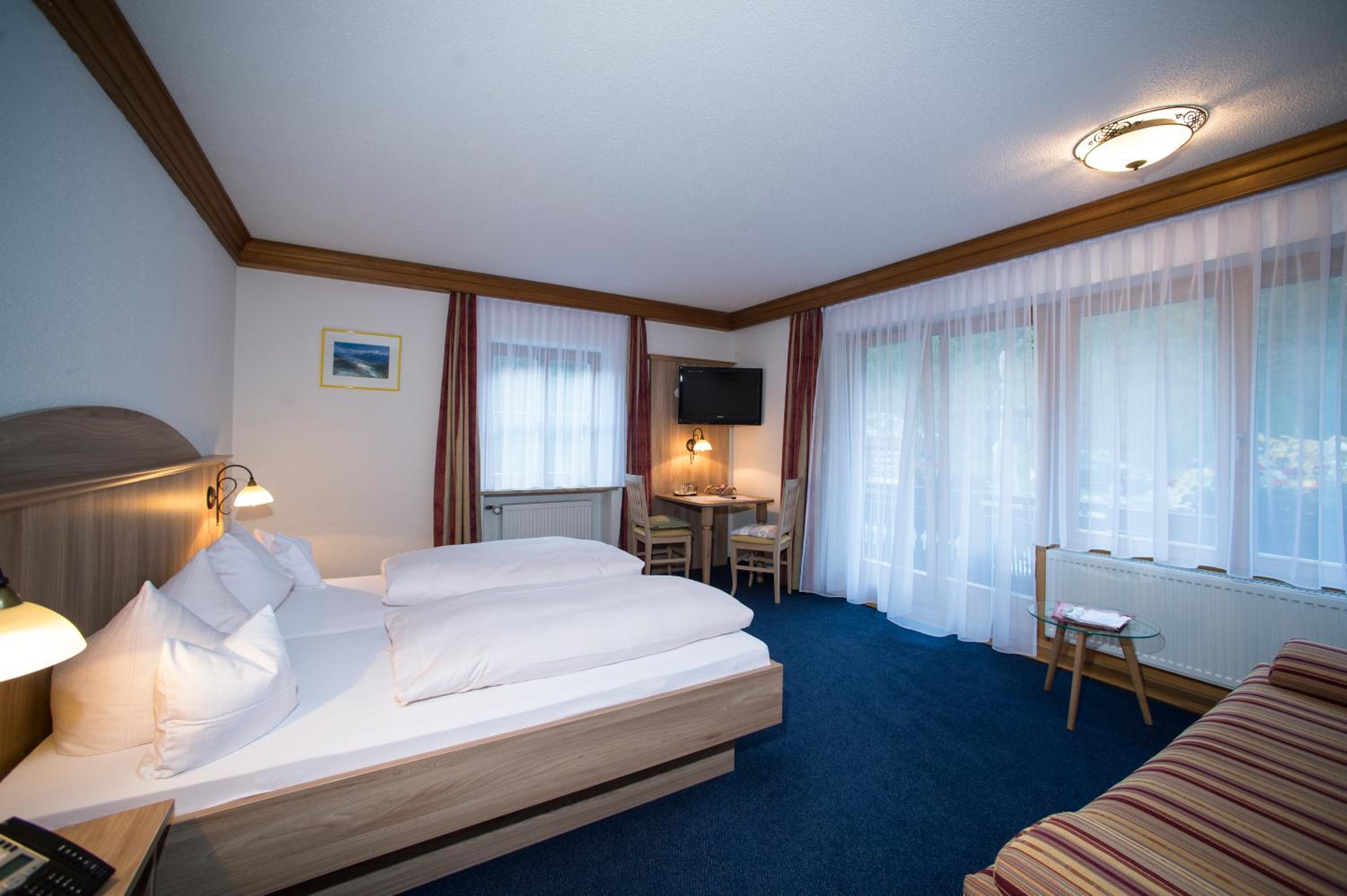 Triple Room with Balcony - Photo 1
