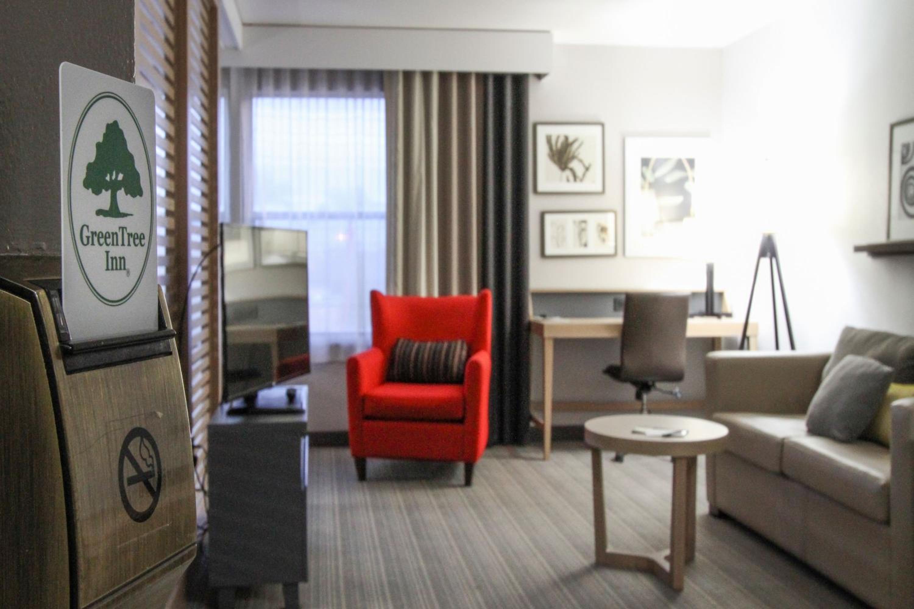 King Suite - Disability Access - Photo 2