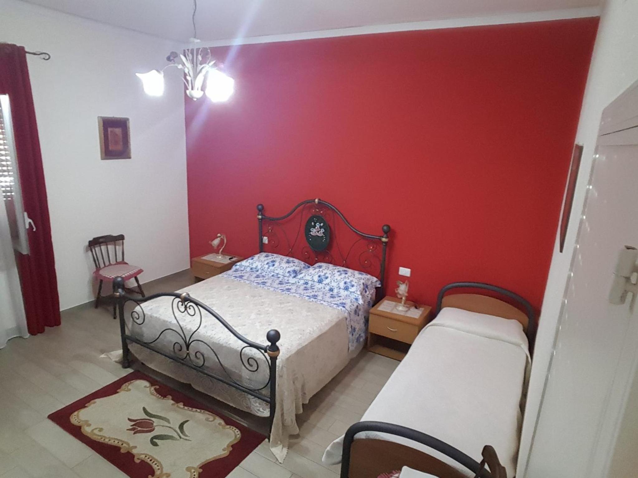 Deluxe Room (2 Adults + 1 Child) - Photo 8