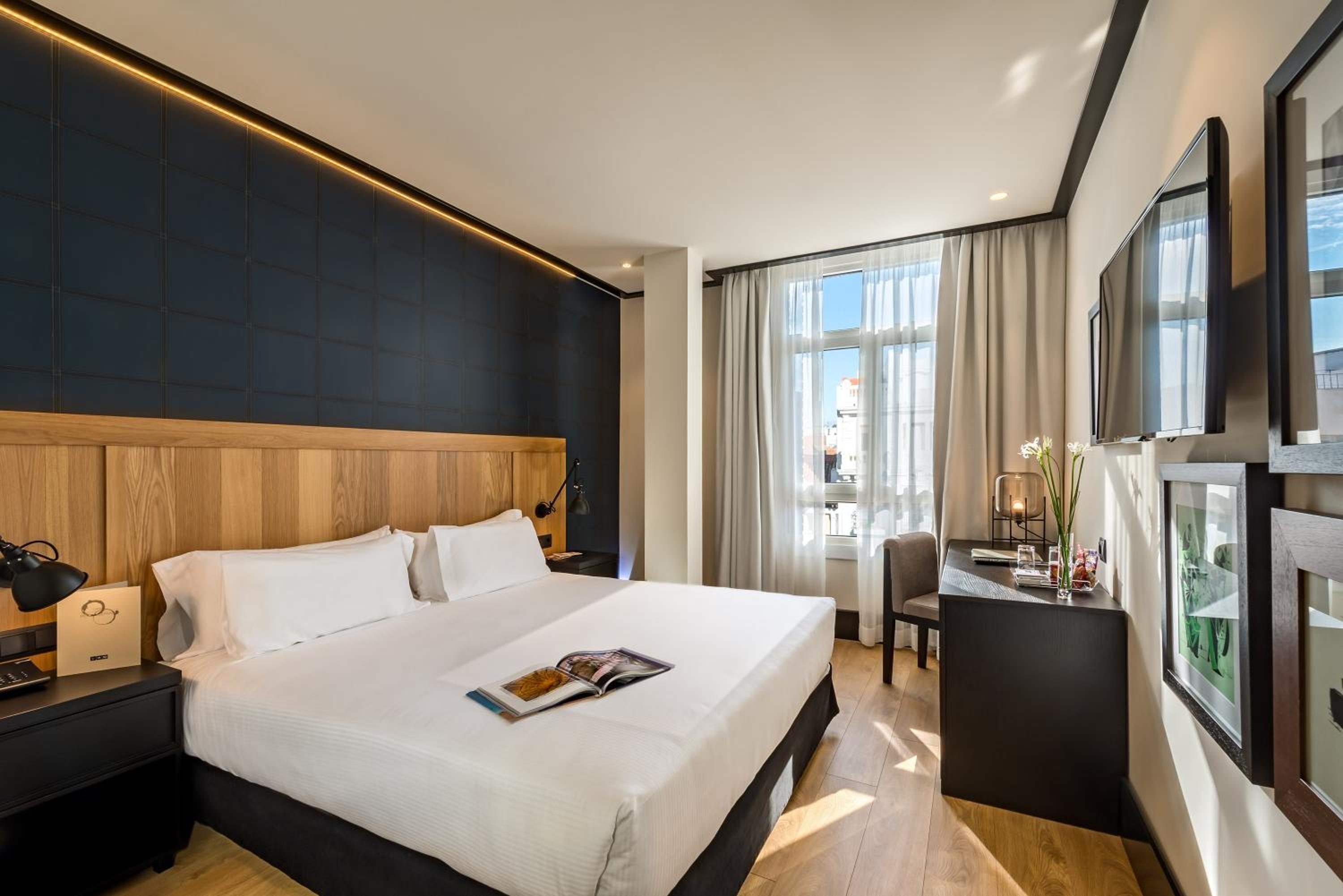 Standard Double or Twin Room with View