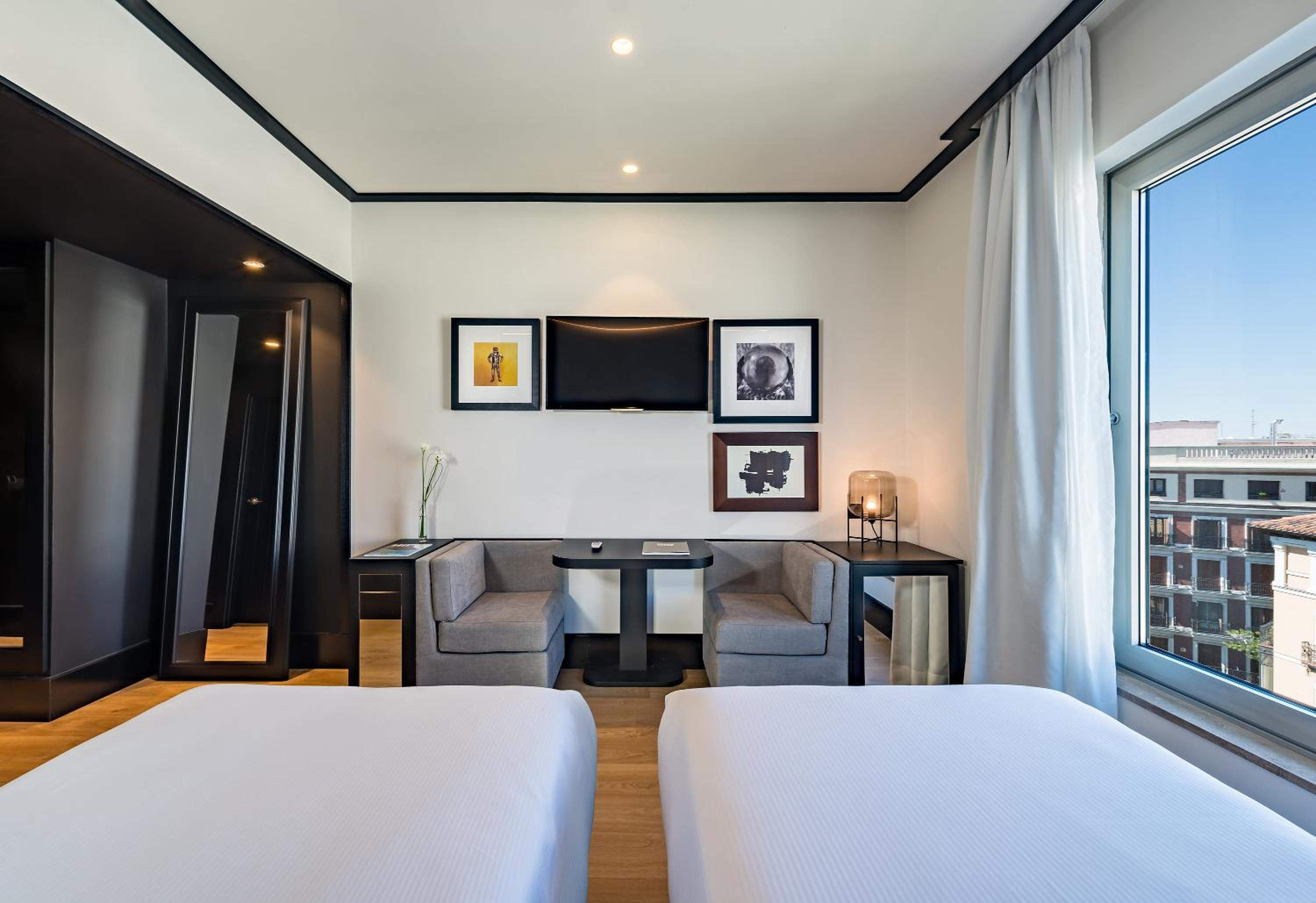 Standard Double or Twin Room with View